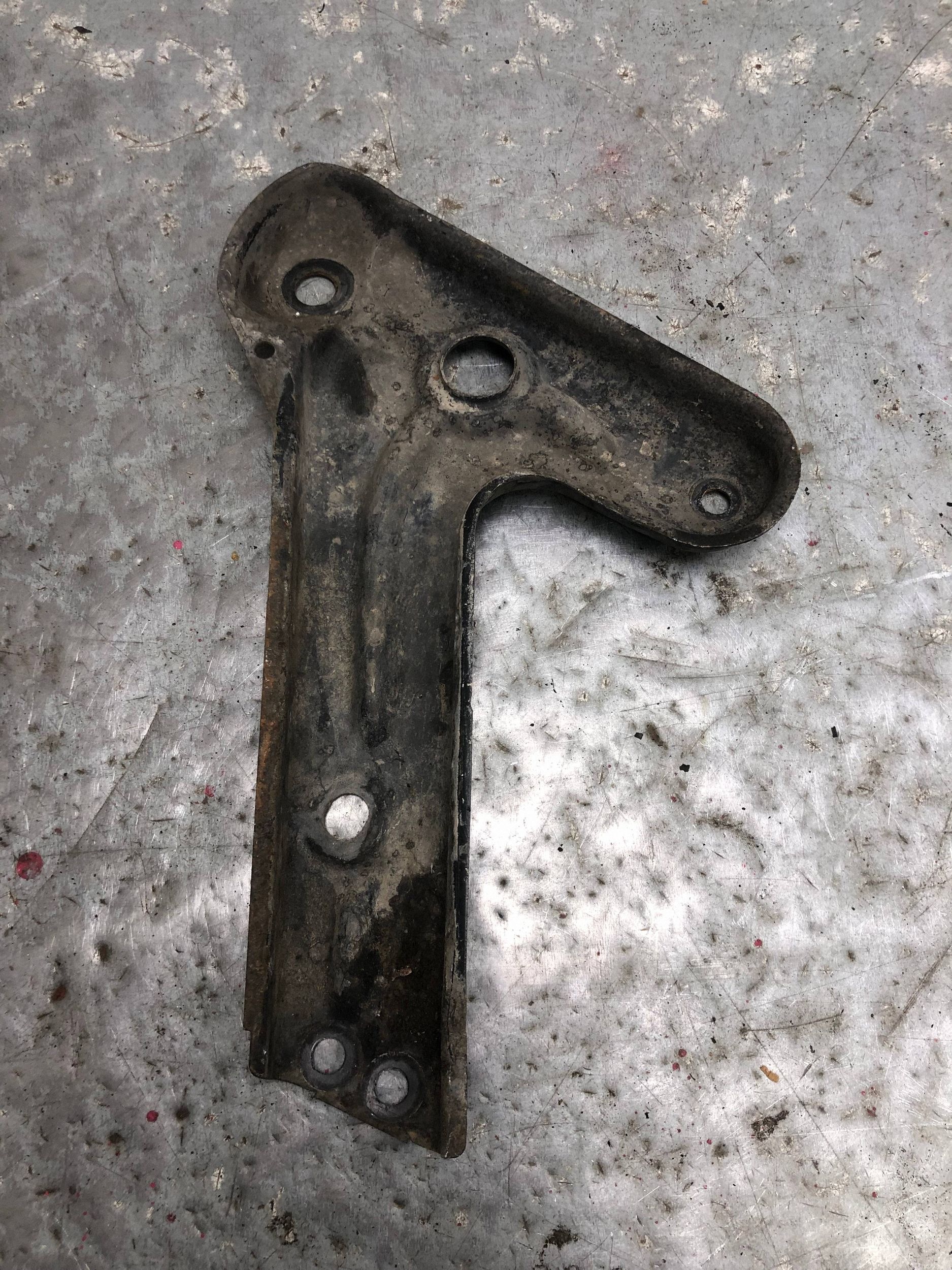 Console Support plaque Armature MERCEDES ML W164 A1643311040