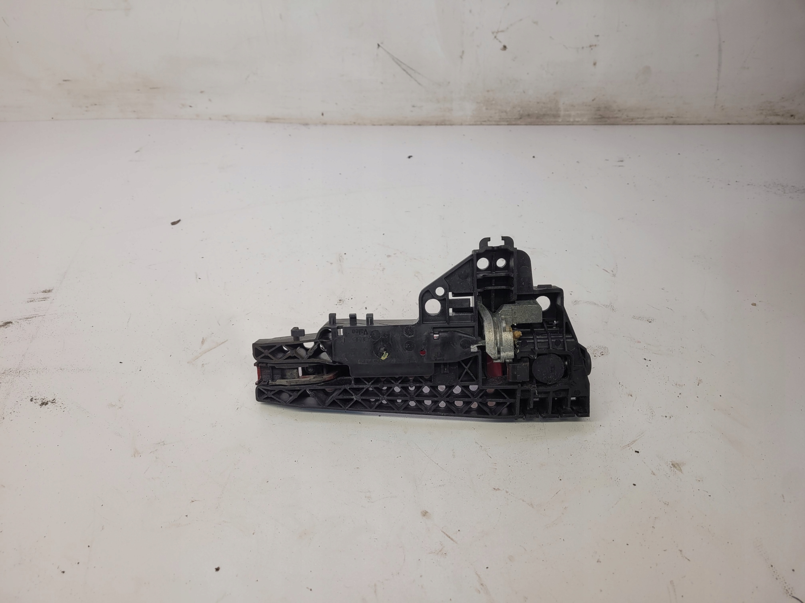 handle left AUDI A4 B8 A5 8T Q5 LY3J 8T0837885A *