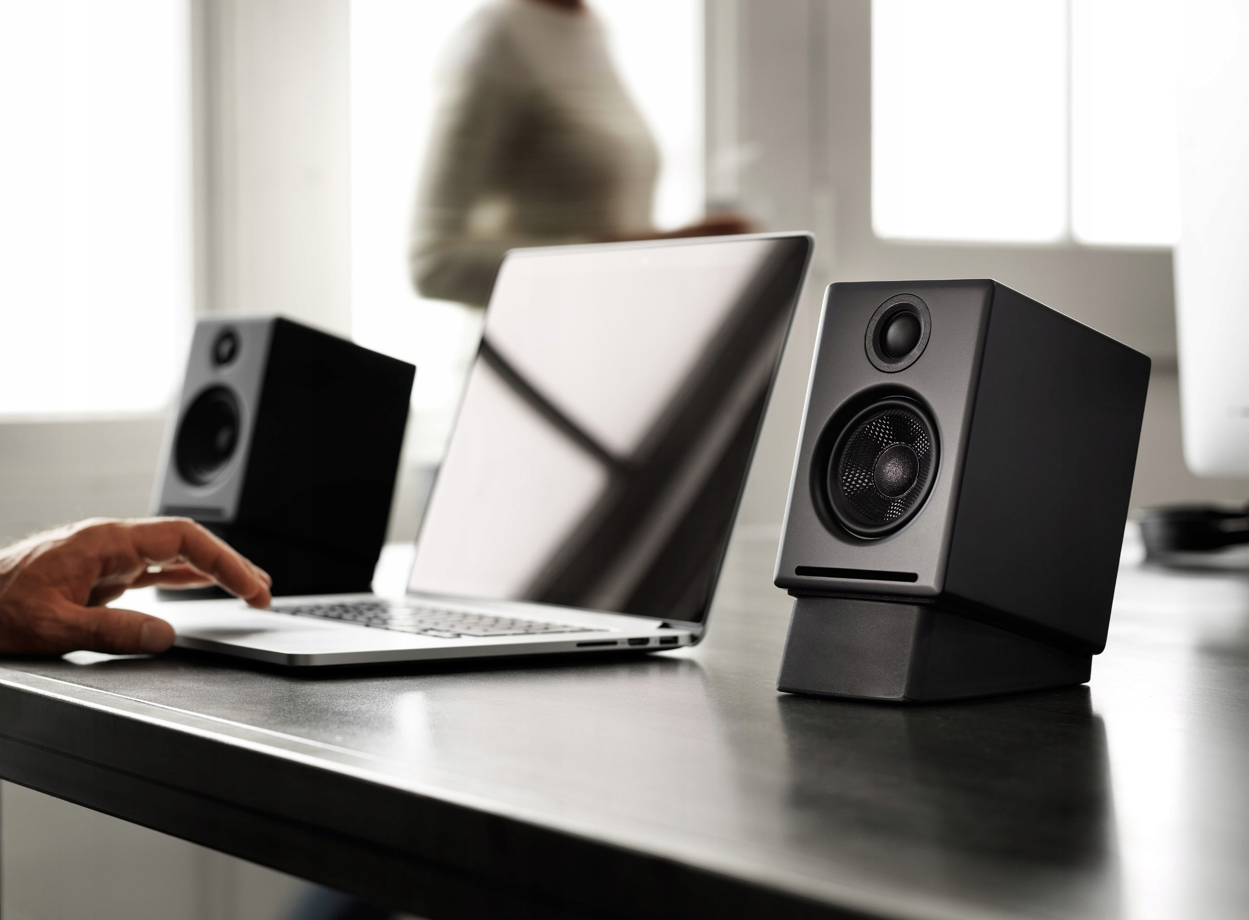 AUDIOENGINE A2 Plus Bluetooth Głośniki Do Komputera Muzyka Gaming — miniatura 3
