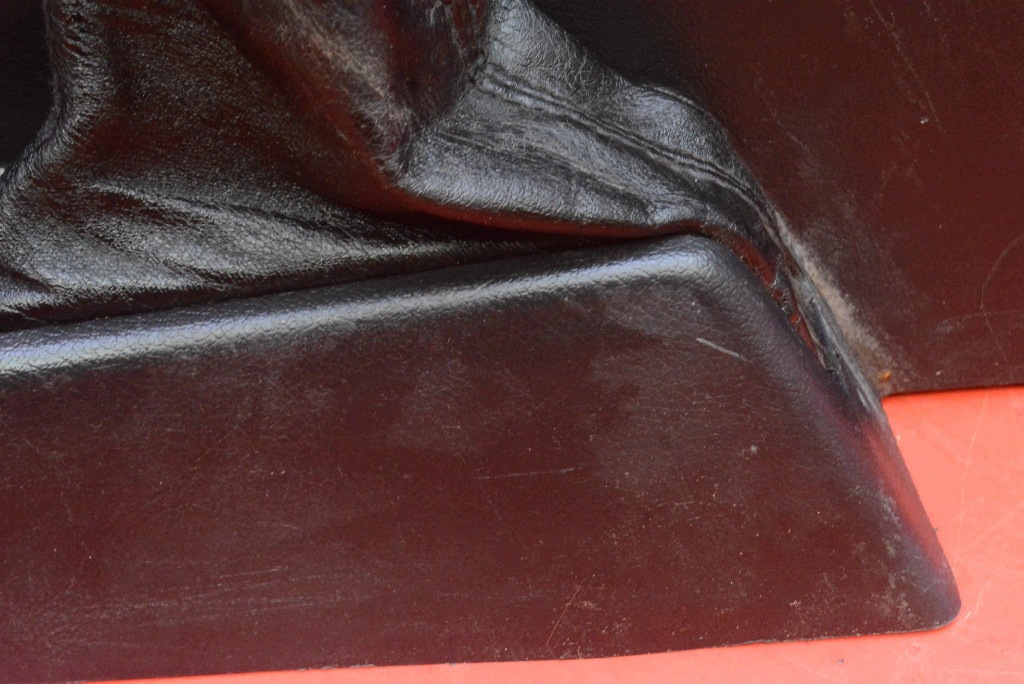 TUNEL central armrest EU HQ614301 HYUNDAI GALLOPER 2 II 98-03