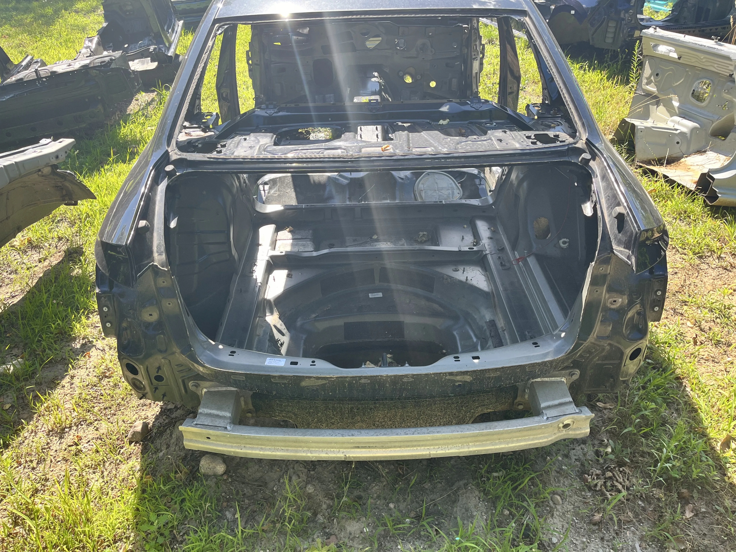 PAS TYŁ TYLNY WANNA AUDI A4 B9 15- LX5R SEDAN