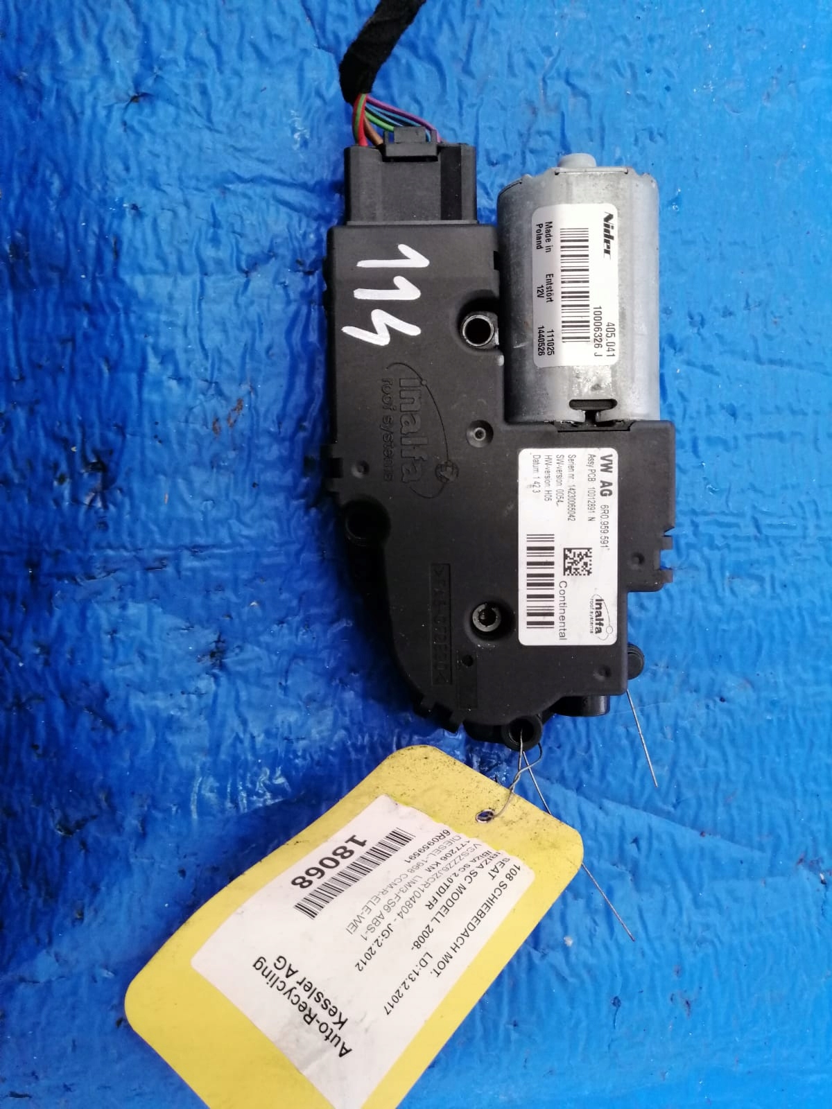 SILNICZEK SZYBERDACHU 6R0959591 VW