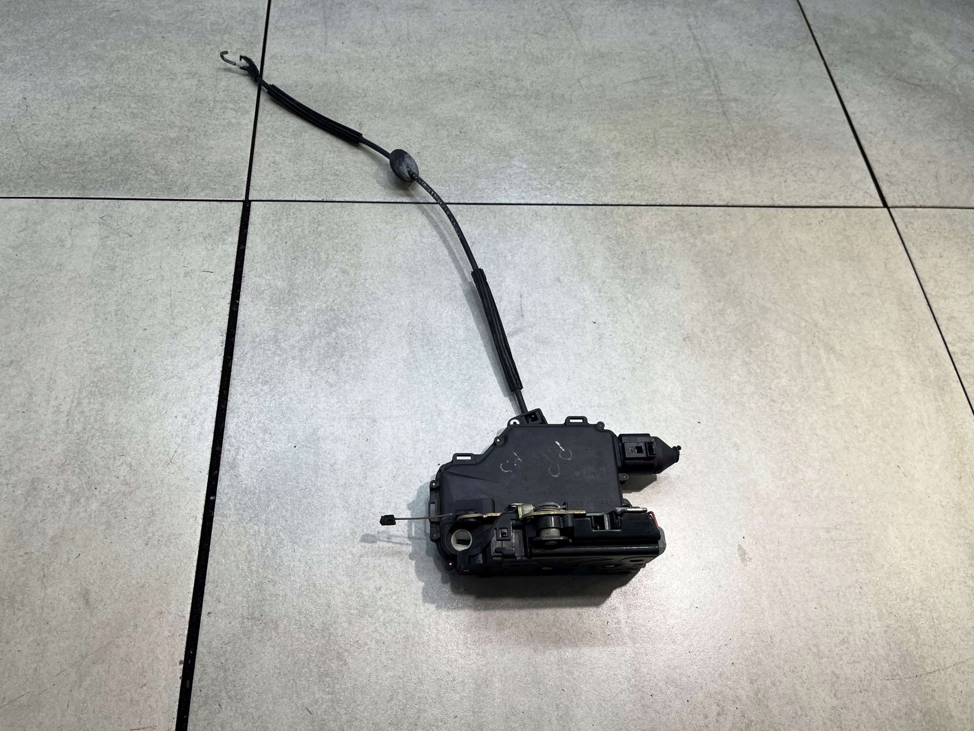 lock door right front 8PIN VW PASSAT B5 1.9 TDI