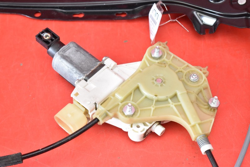 window regulator right front 7119202 983573 BMW E92 06-10