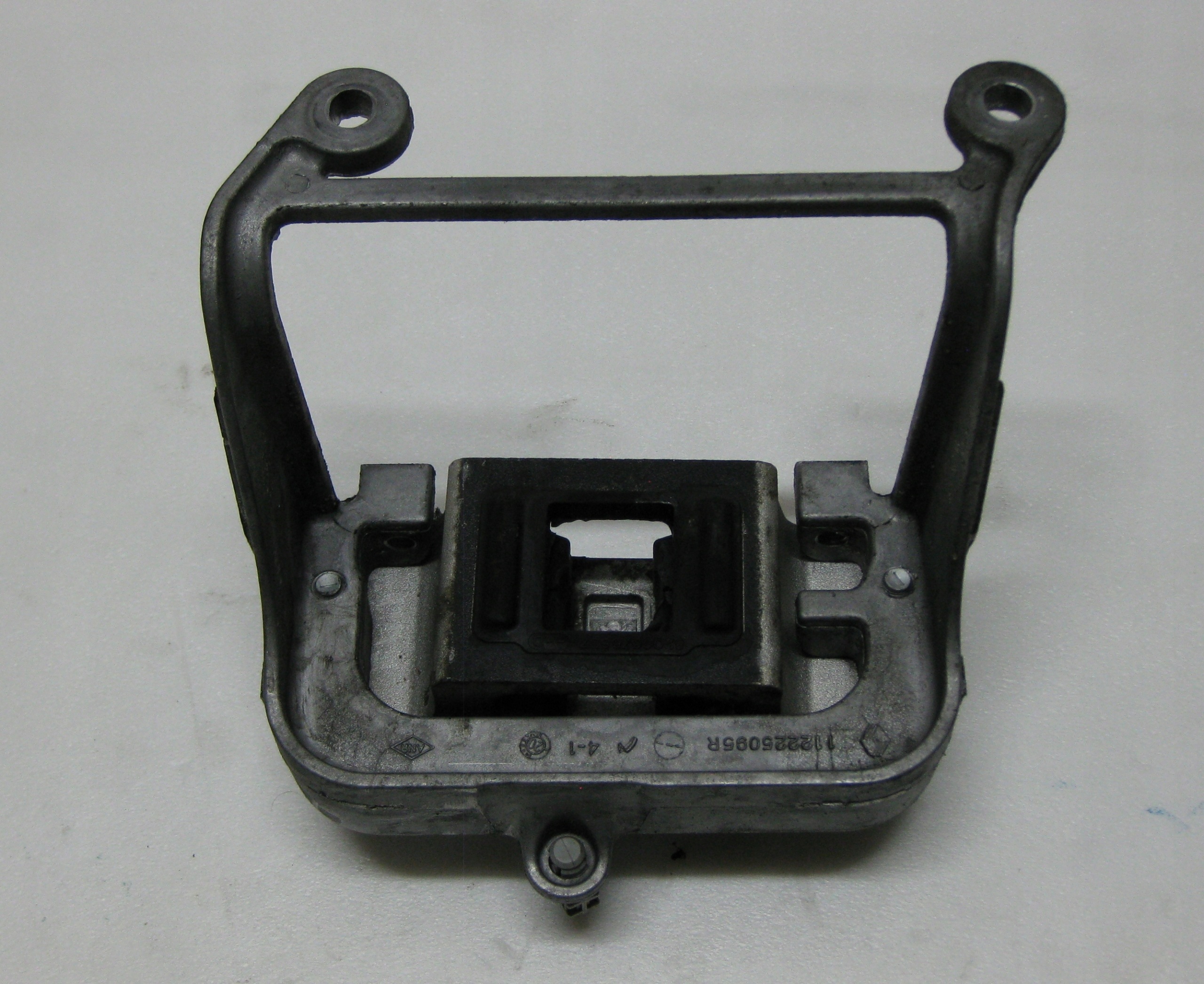RENAULT MASTER III LIFT holder engine mount gearboxes 112225095R 8200676857