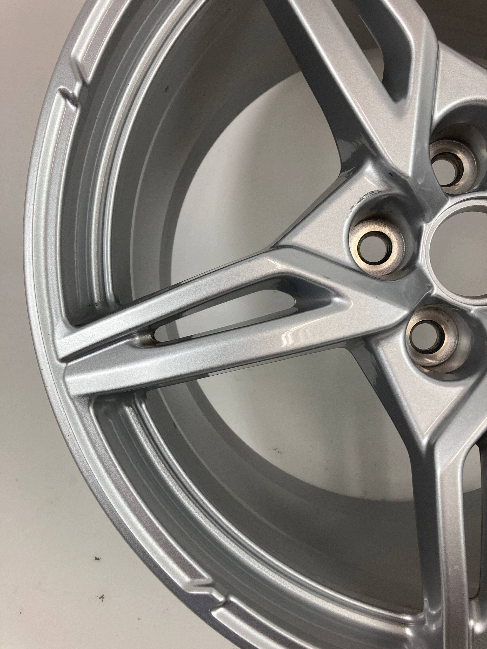 Chevrolet Corvette C8 Stingray disque disque d'aluminium 20' OEM 2020-2024