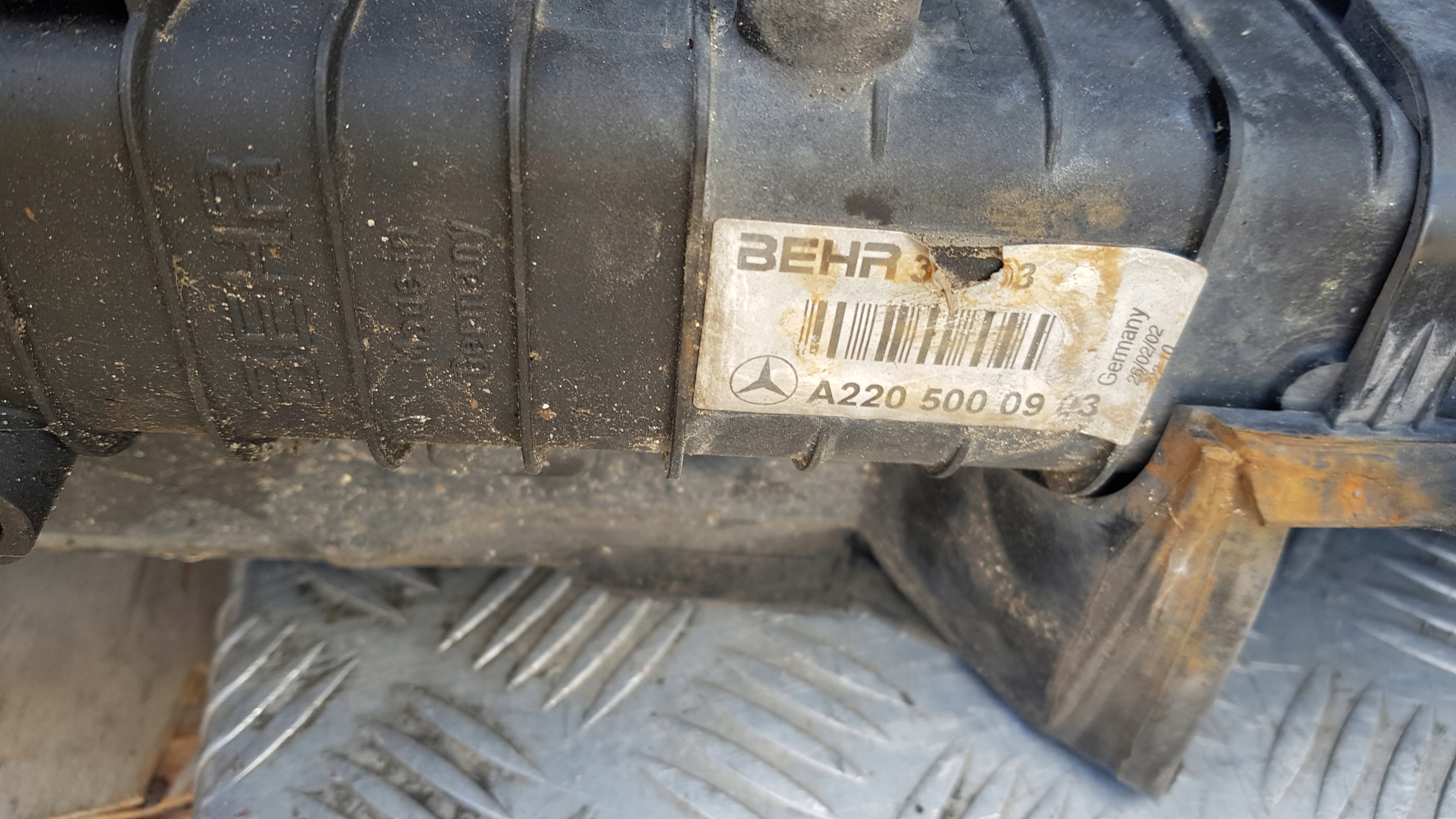 MERCEDES W220 water cooler A2205000903