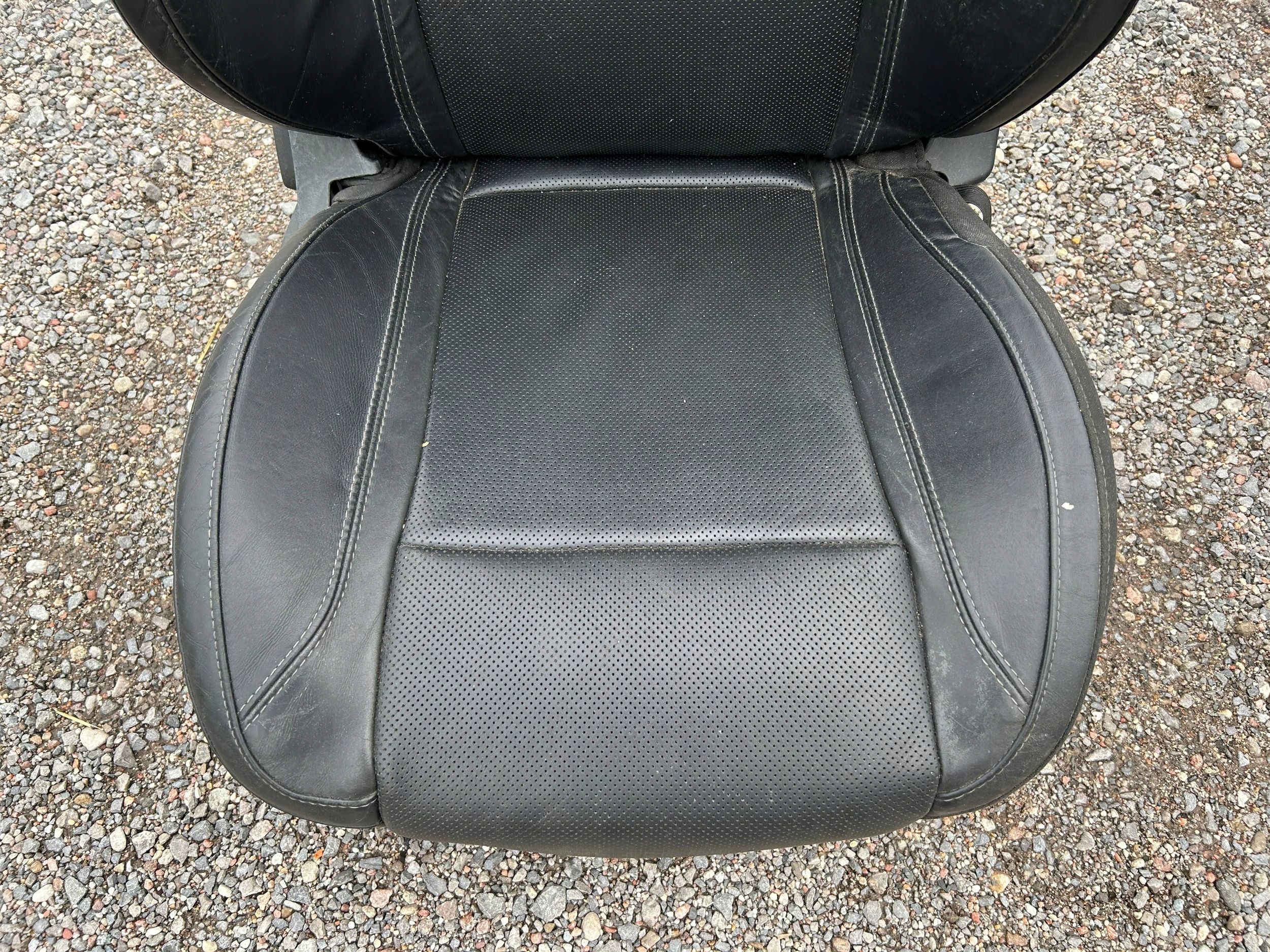 seats inner leather Dodge Challenger 2015