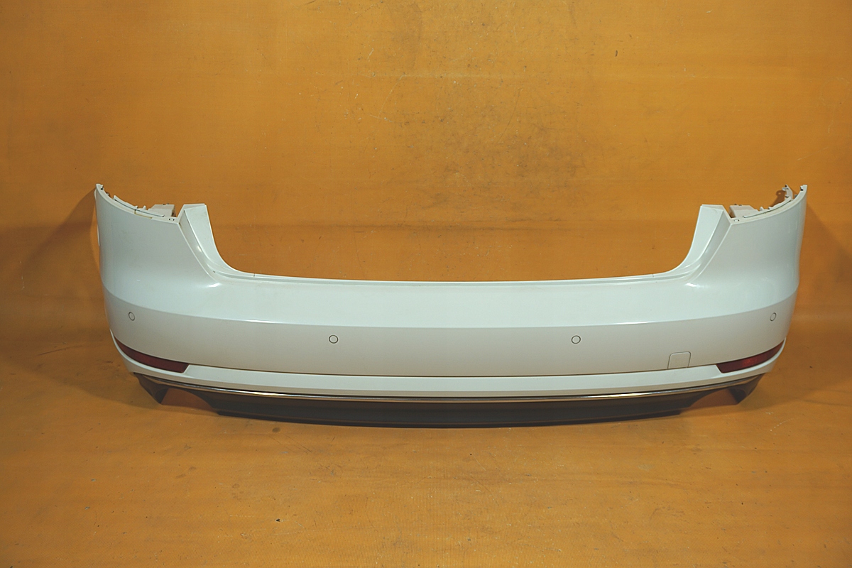 Audi A4 8W B9 66KM Sedan Zderzak Tył Dyfuzor PDC Komplet LS9R