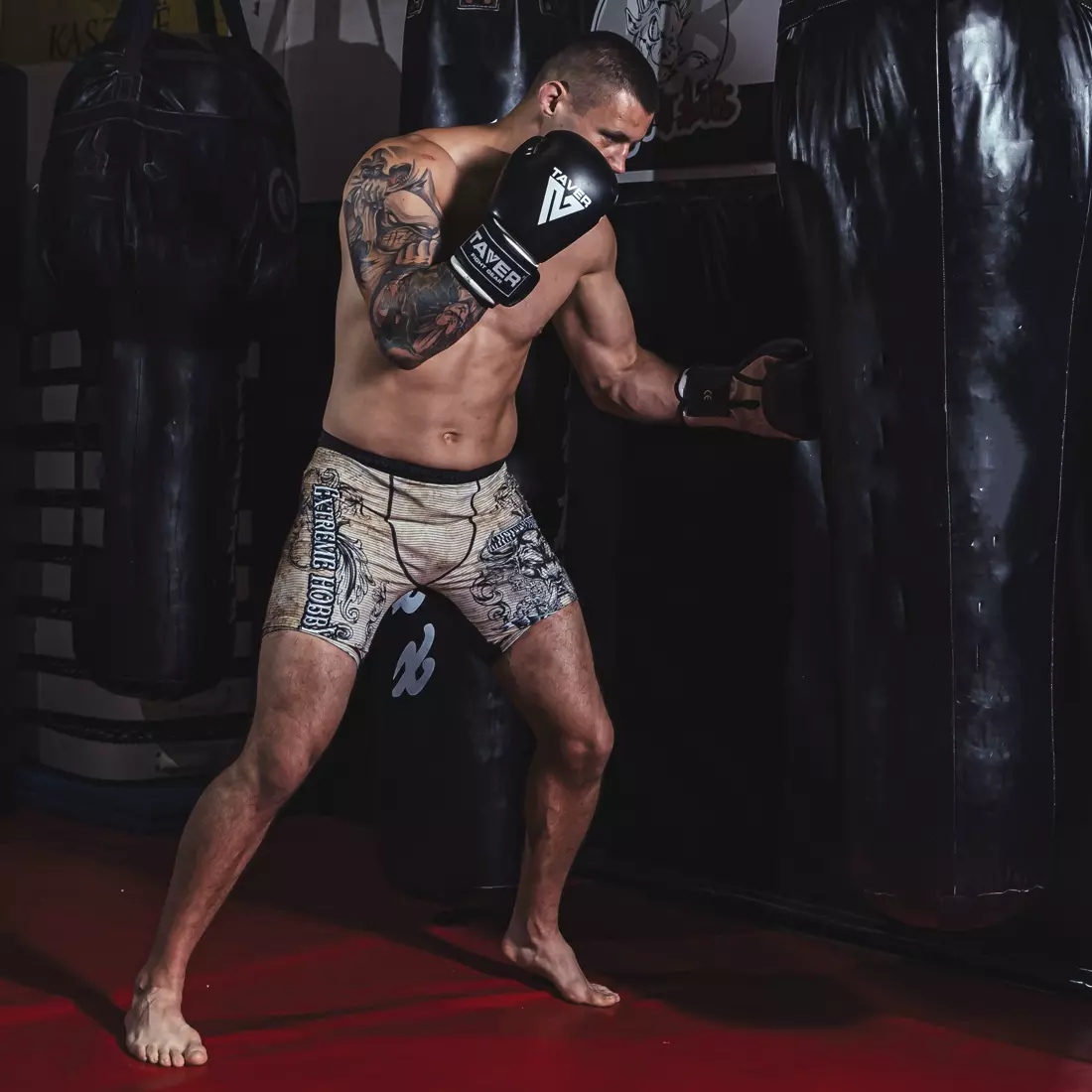 RĘKAWICE BOKSERSKIE SPARINGOWE TRENINGOWE NA WOREK GRUSZKĘ TAVER 14 OZ Marka DBX BUSHIDO