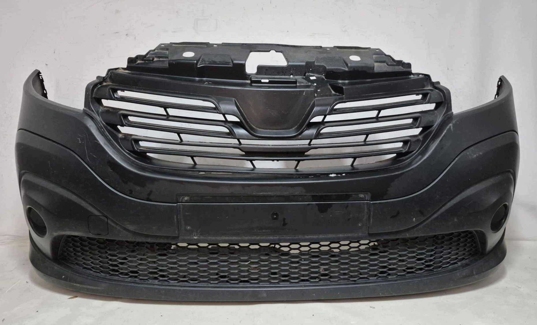 RENAULT TRAFIC III 3 14-21 bumper front front grill cover 620223380R