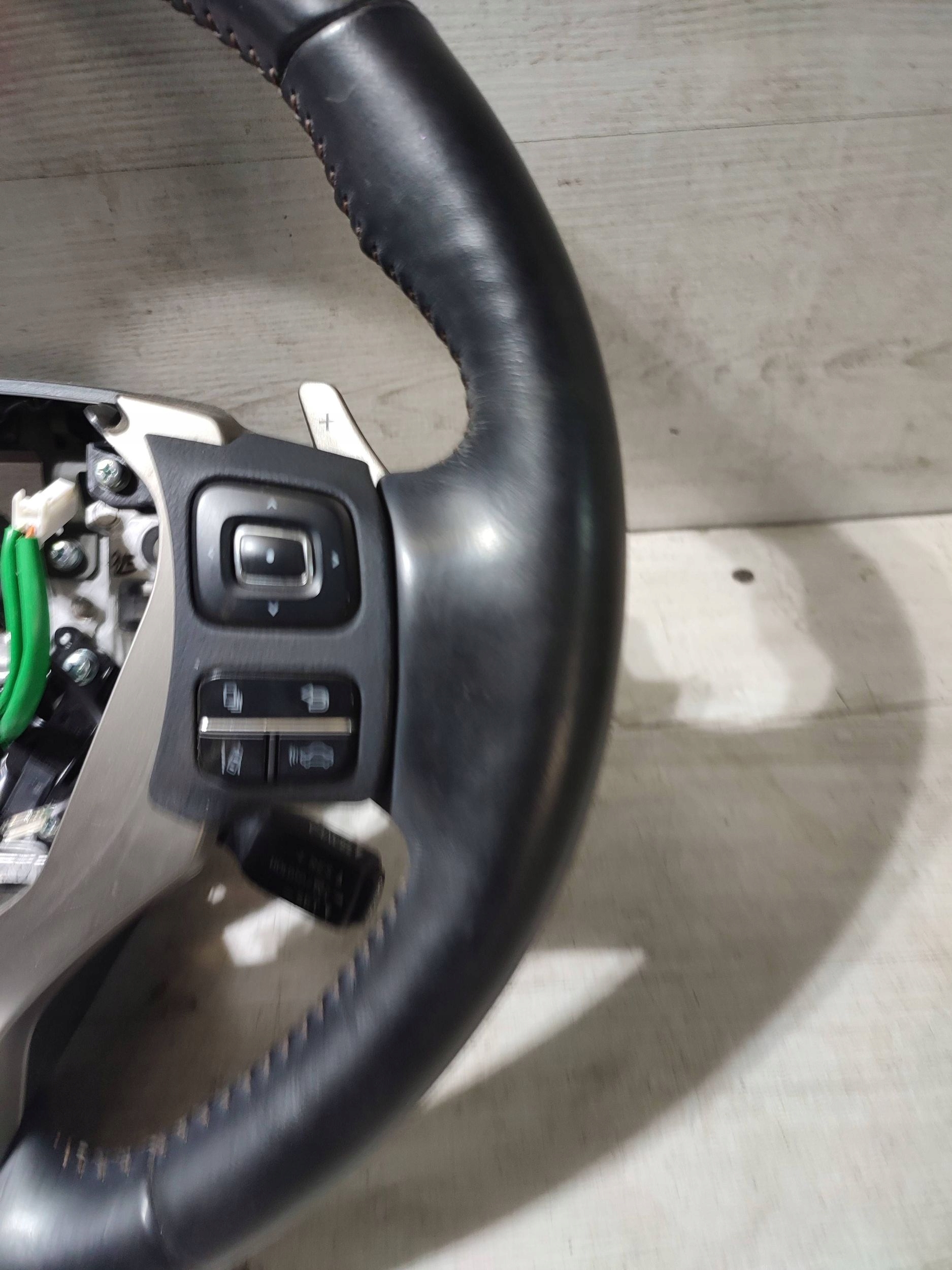 Lexus RC 2019 steering wheel, with shifting