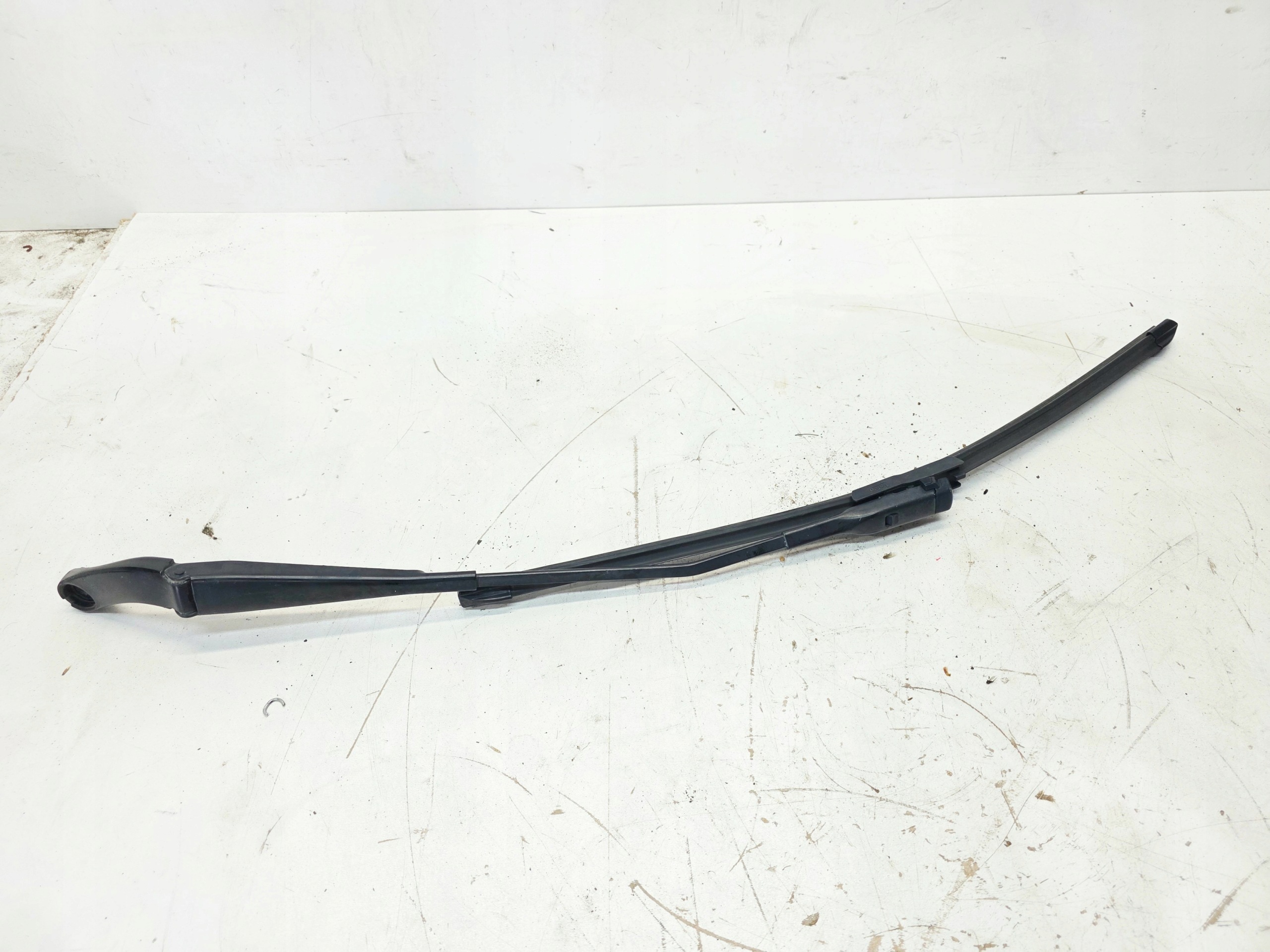 wiper arm left front AUDI A4 B8 A5 8T LIFT 8K1955407A