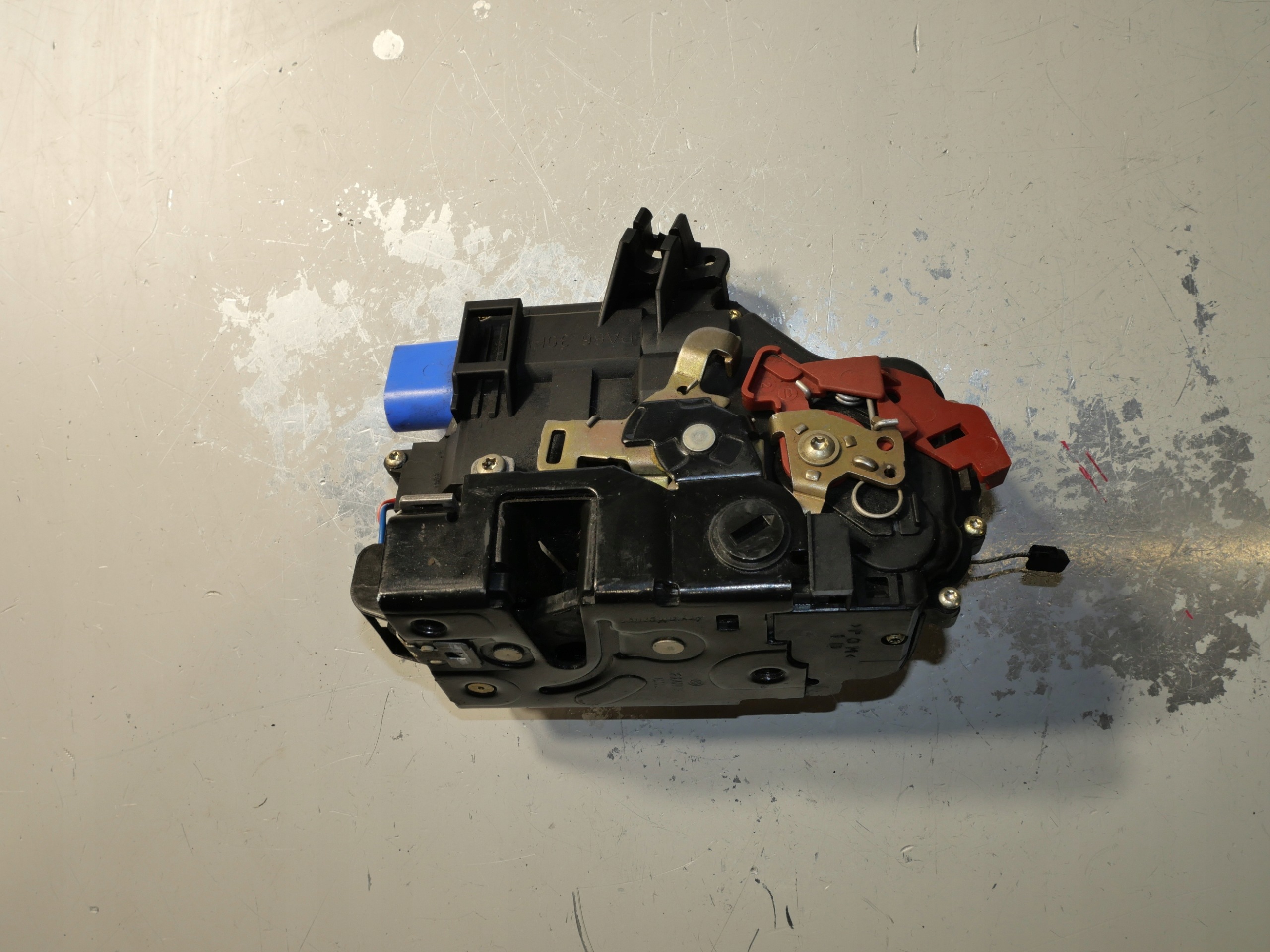 lock door right rear part OCTAVIA II 7L0839016
