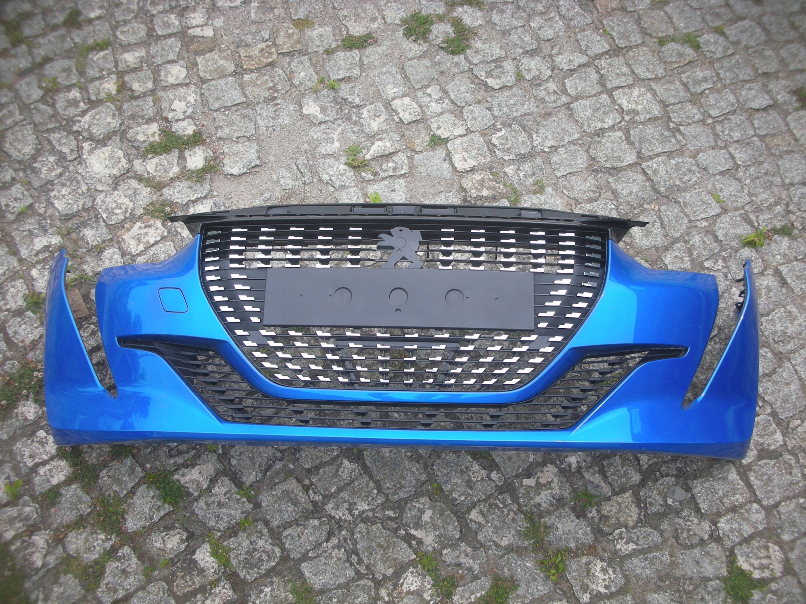 STELAŻ PRZEDNI ZDERZAK WSPORNIK GRILL PEUGEOT 208 II 2019- KRATKA PRZÓD