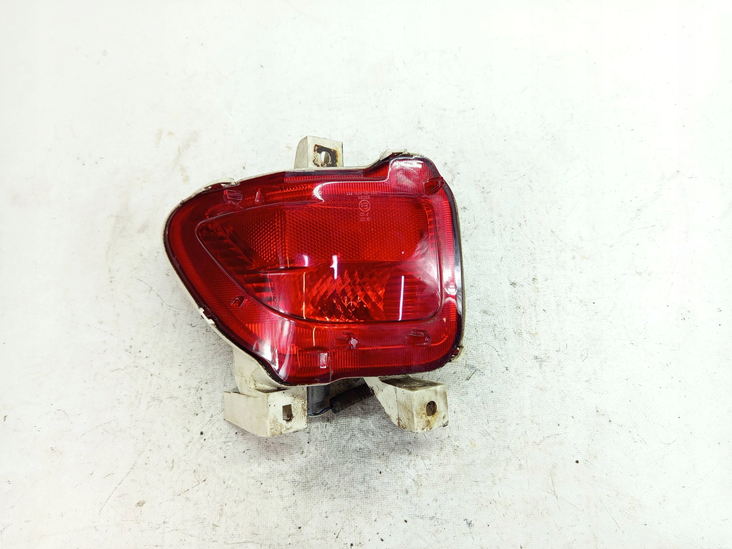 LAMPA TYŁ LEWA ZDERZAKA PRZECIWMGIELNA TOYOTA RAV4 III 05-