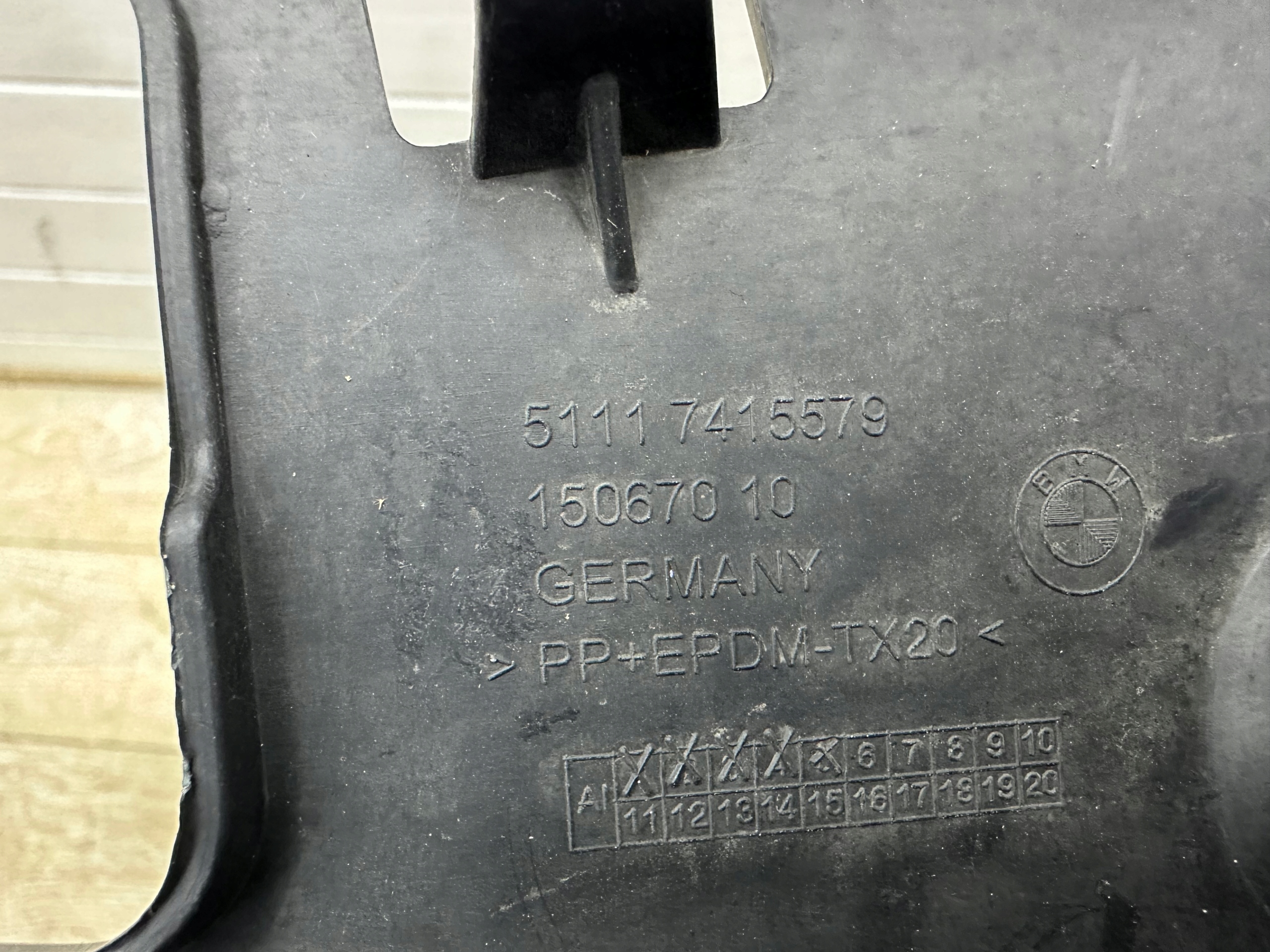 support holder of a bumper left front BMW G32 6GT 7415579