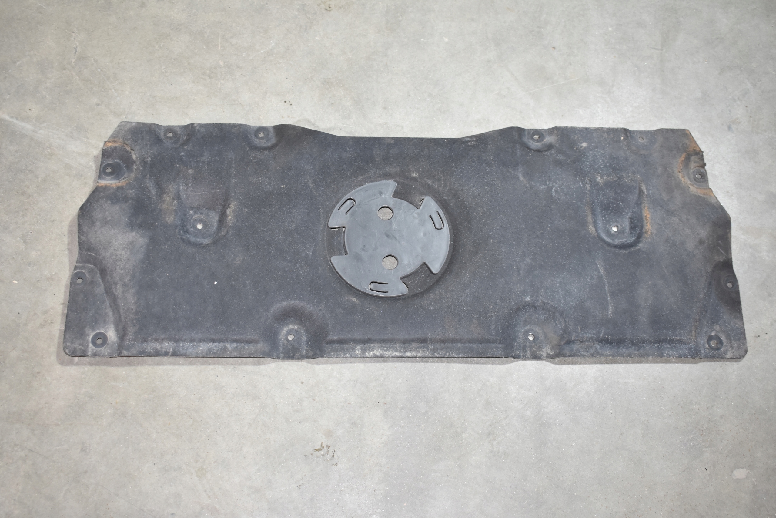 perfect condition cover chassis BMW G22 1