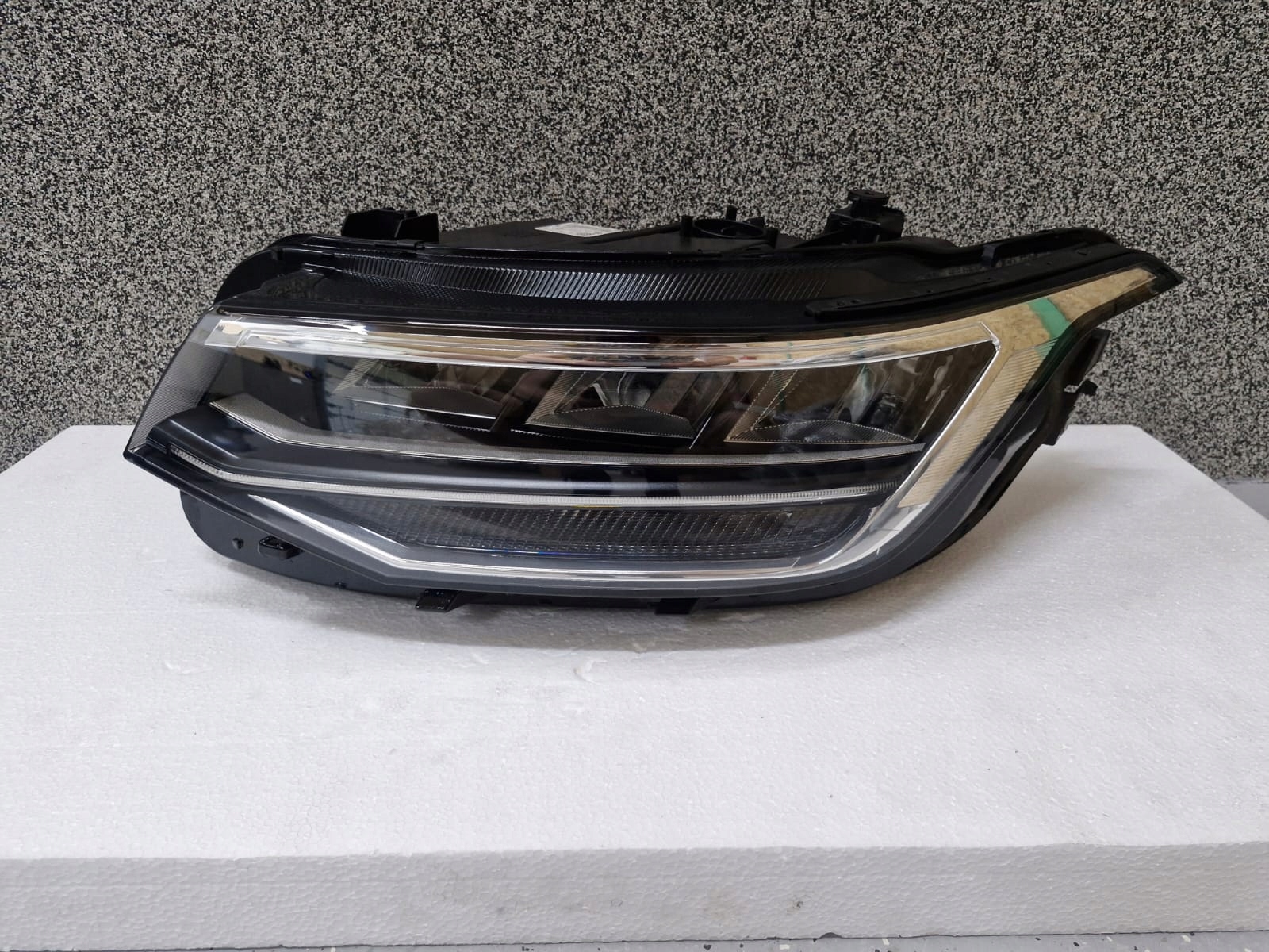 light left VW Tiguan II LIFT FULL LED Zwykly LED