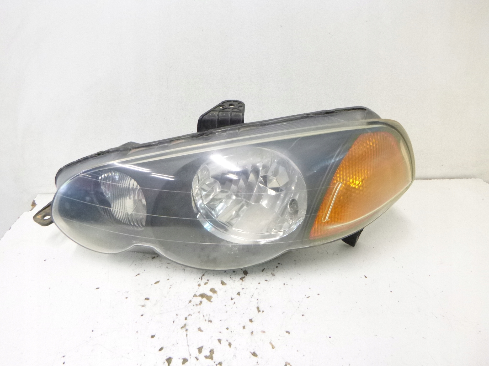 light front left Honda HRV 2000r. Stanley R7651L