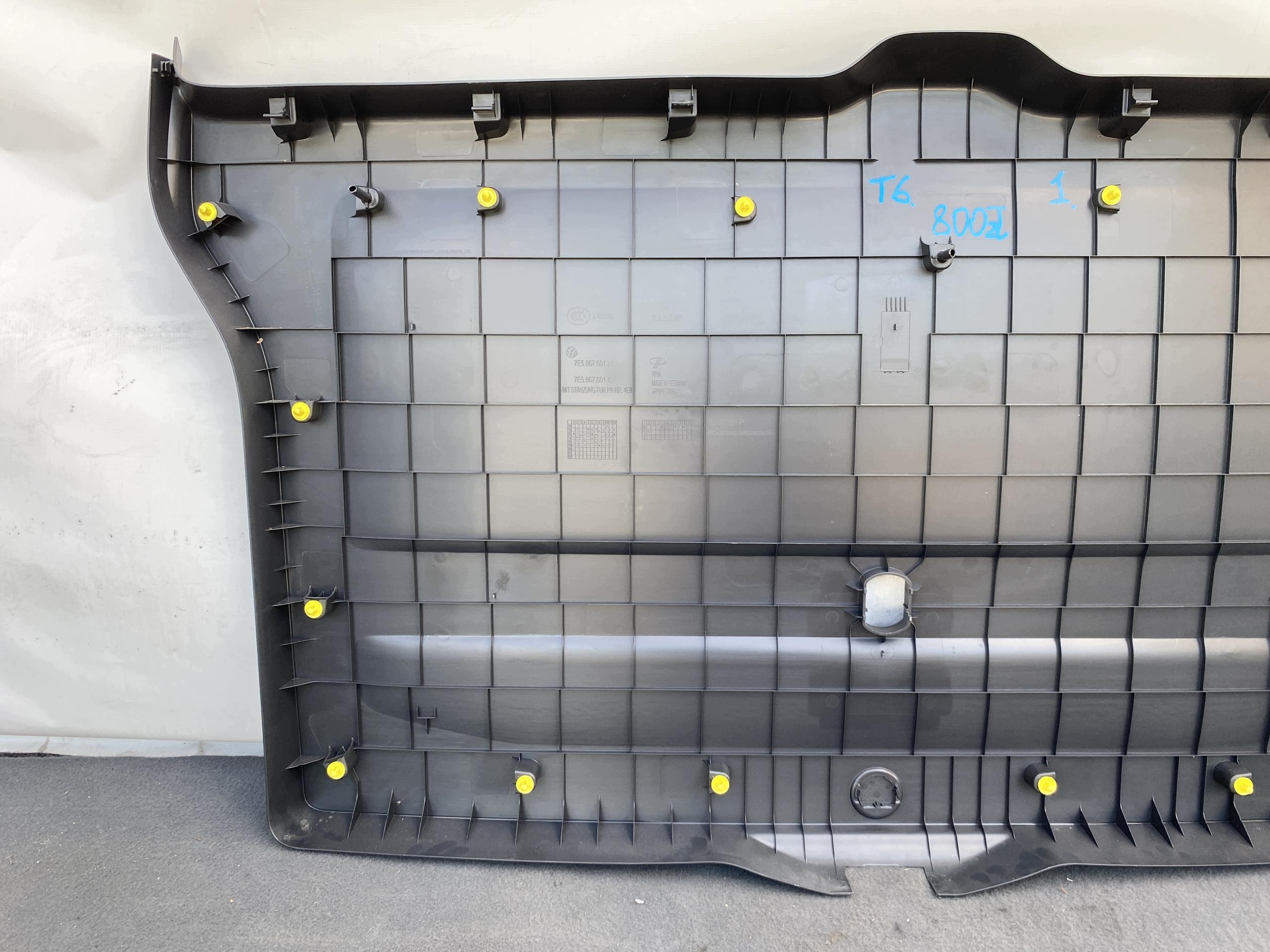 VW TRANSPORTER MULTIVAN T6 15- Blende Abdeckung innen hinten heckklappe 7E5867601N