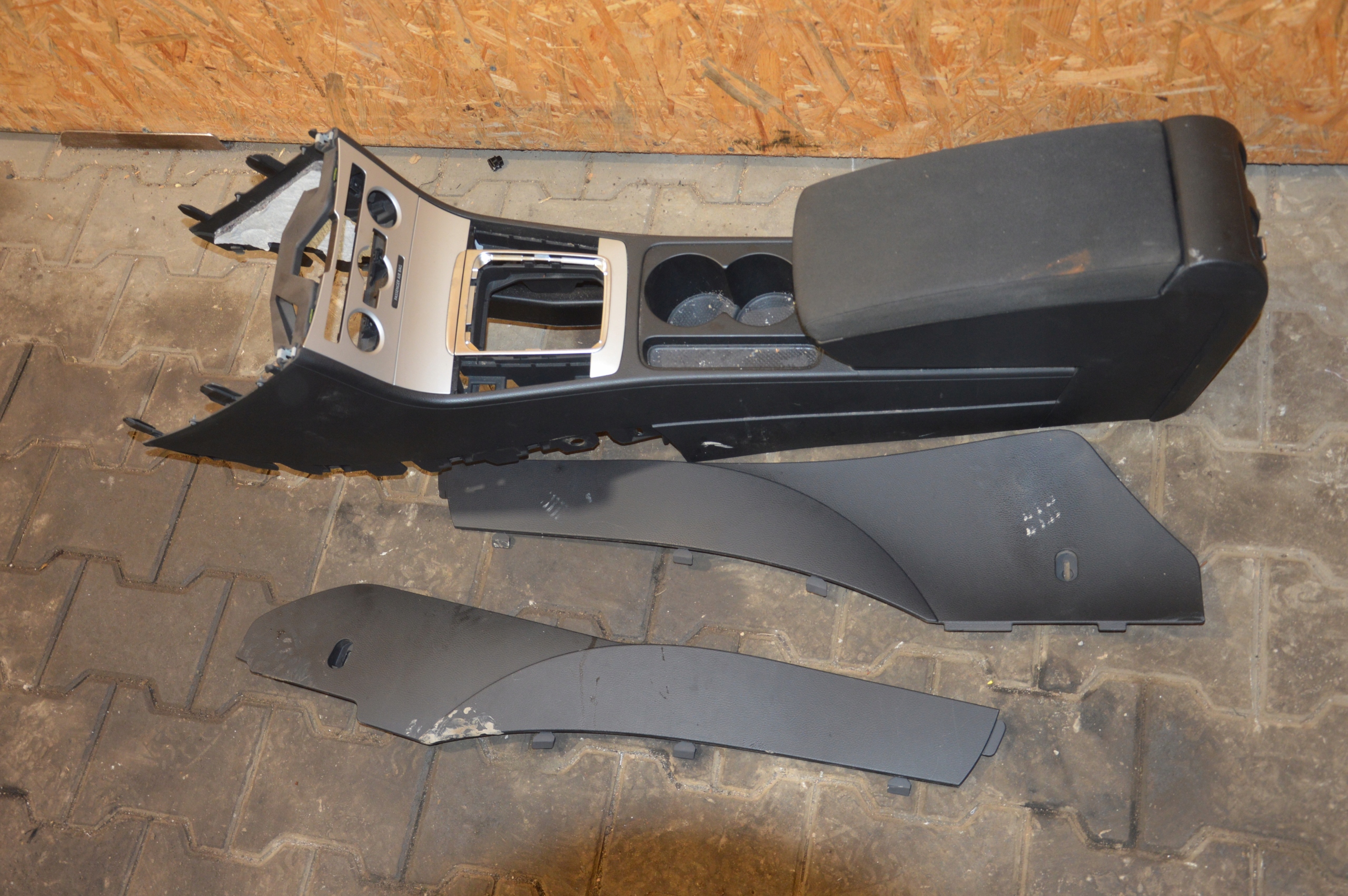 VW Passat B7 центральний тунель ЄС