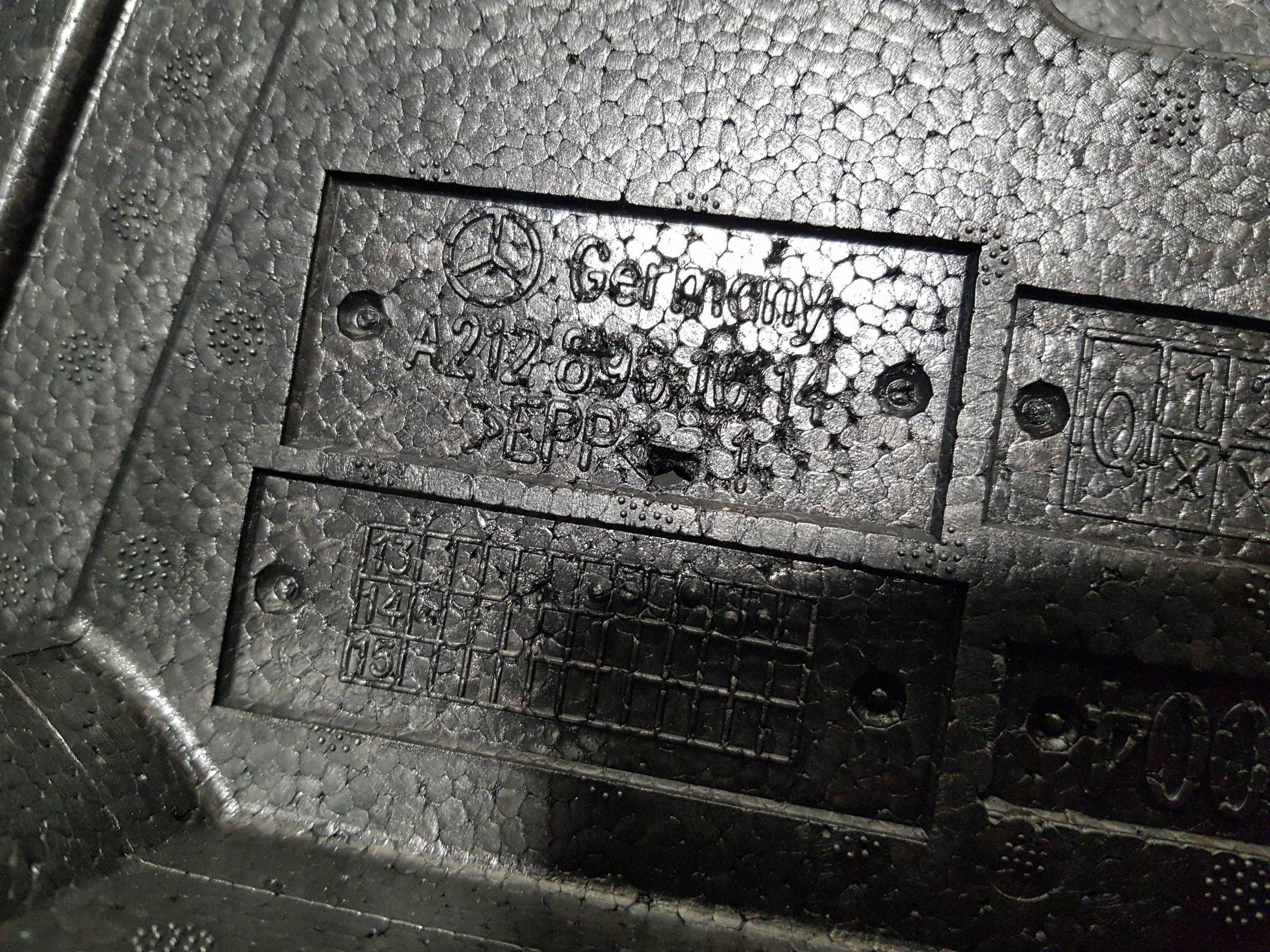 boot floor well polystirene PIANKA MERCEDES W212
