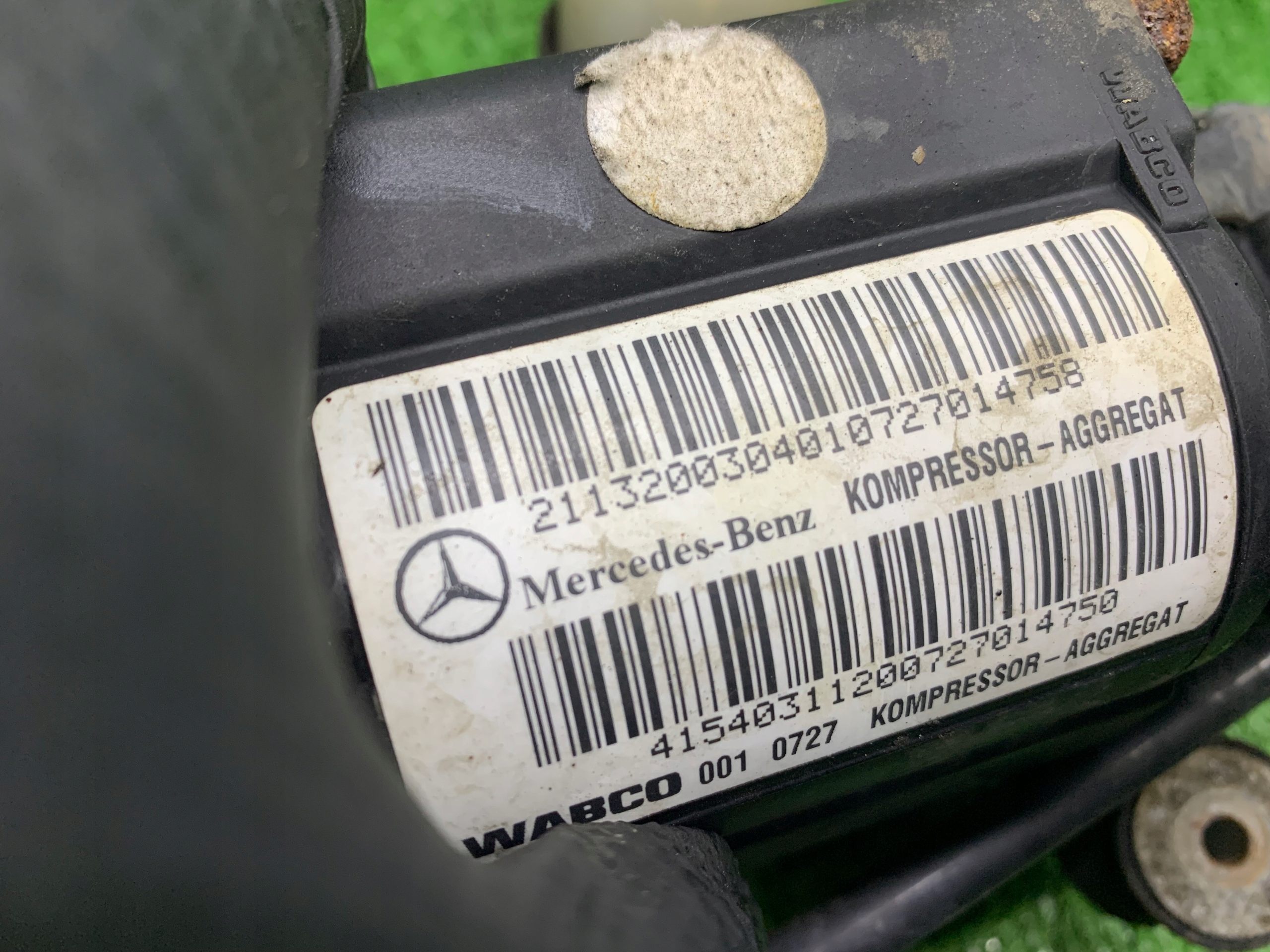 MERCEDES W211 Pompa COMPRESSORE SOSPENSIONI AIRMATIC 2113200304