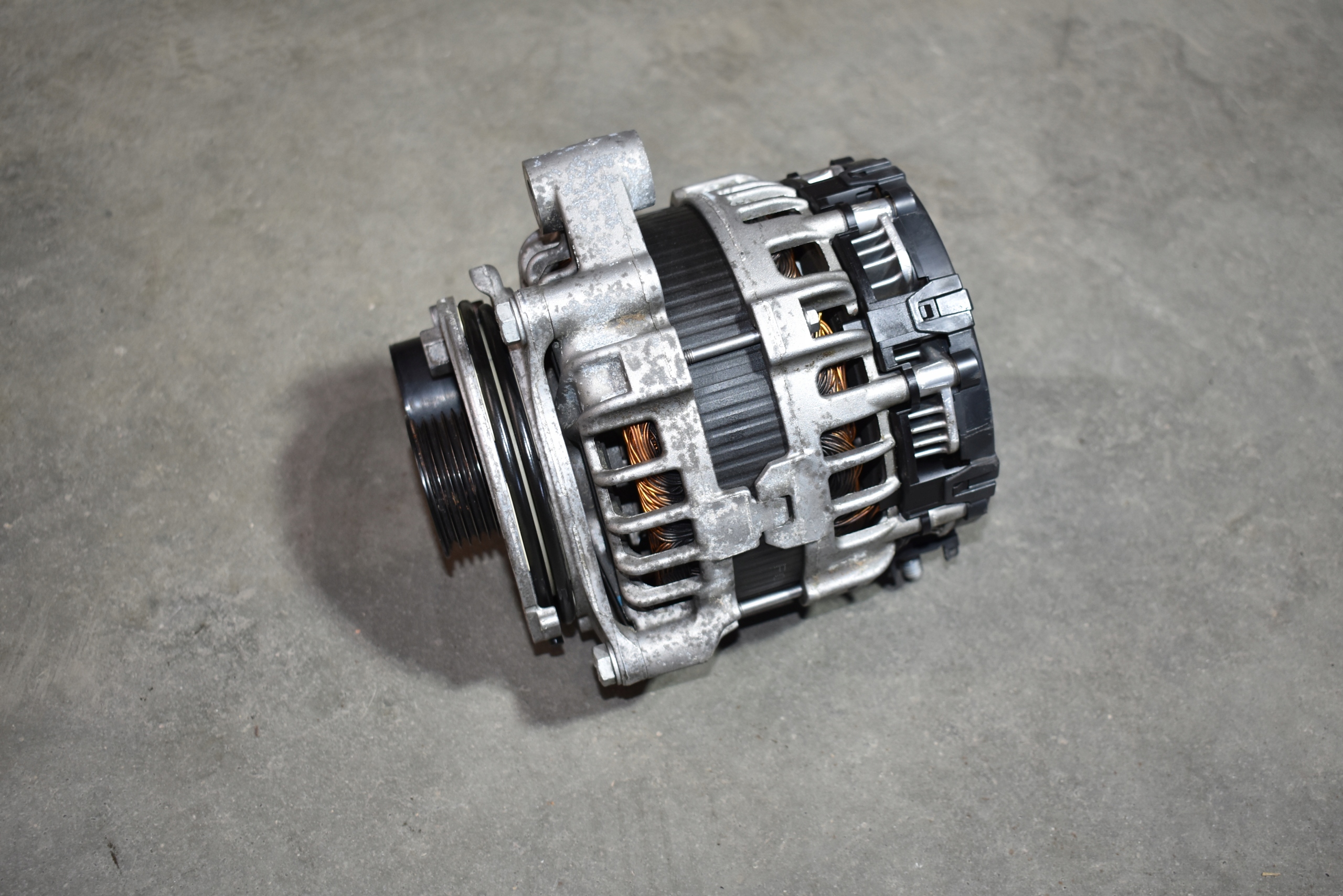 IDEALNY ALTERNATOR 180A BMW G01 G02 G30 1