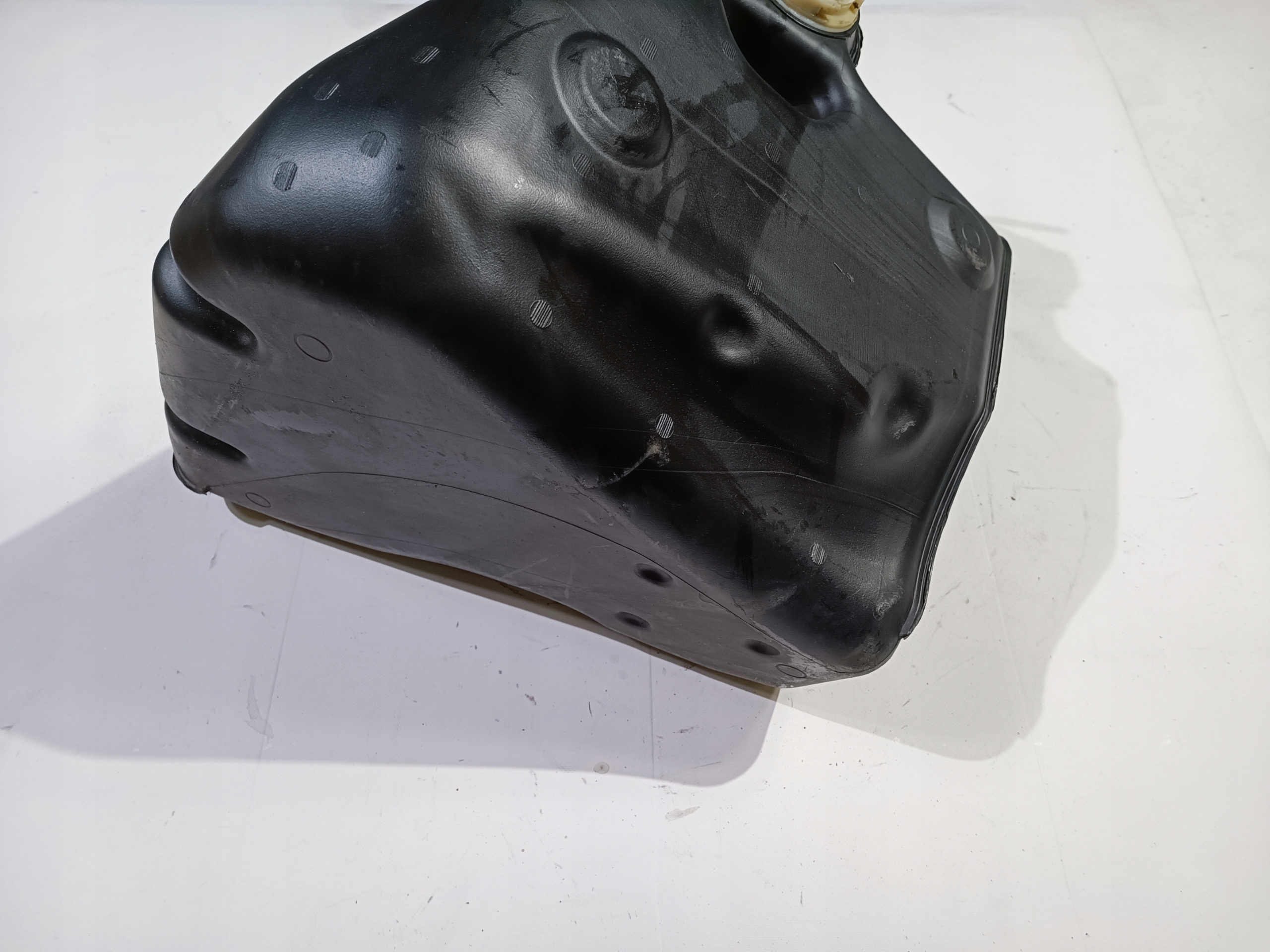 tank fuel tank pump right Corvette C6