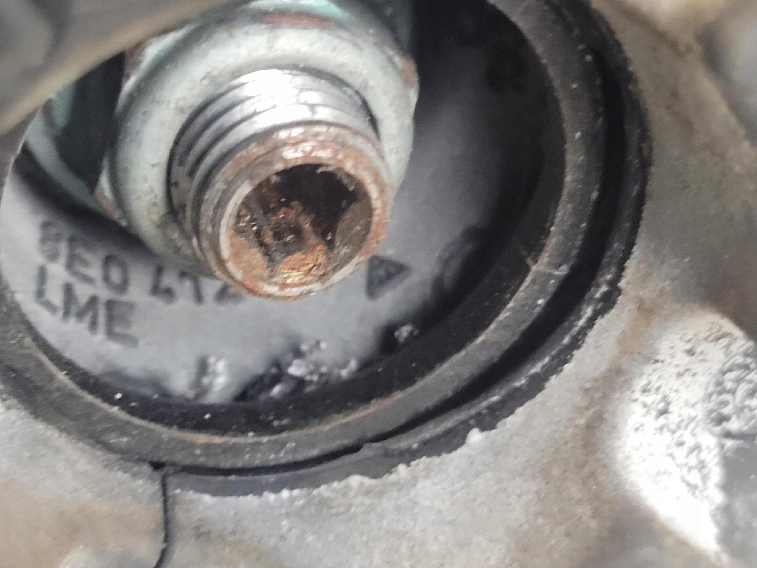 shock absorber left front AUDI A4 B7 AVANT 1.6B