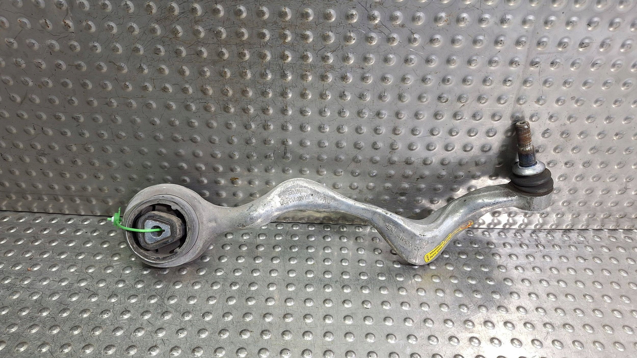 rameno pravý předek 6763704 BMW E81 E82 E87 E88 E89 E90 E91 E92 E93 X1 E84