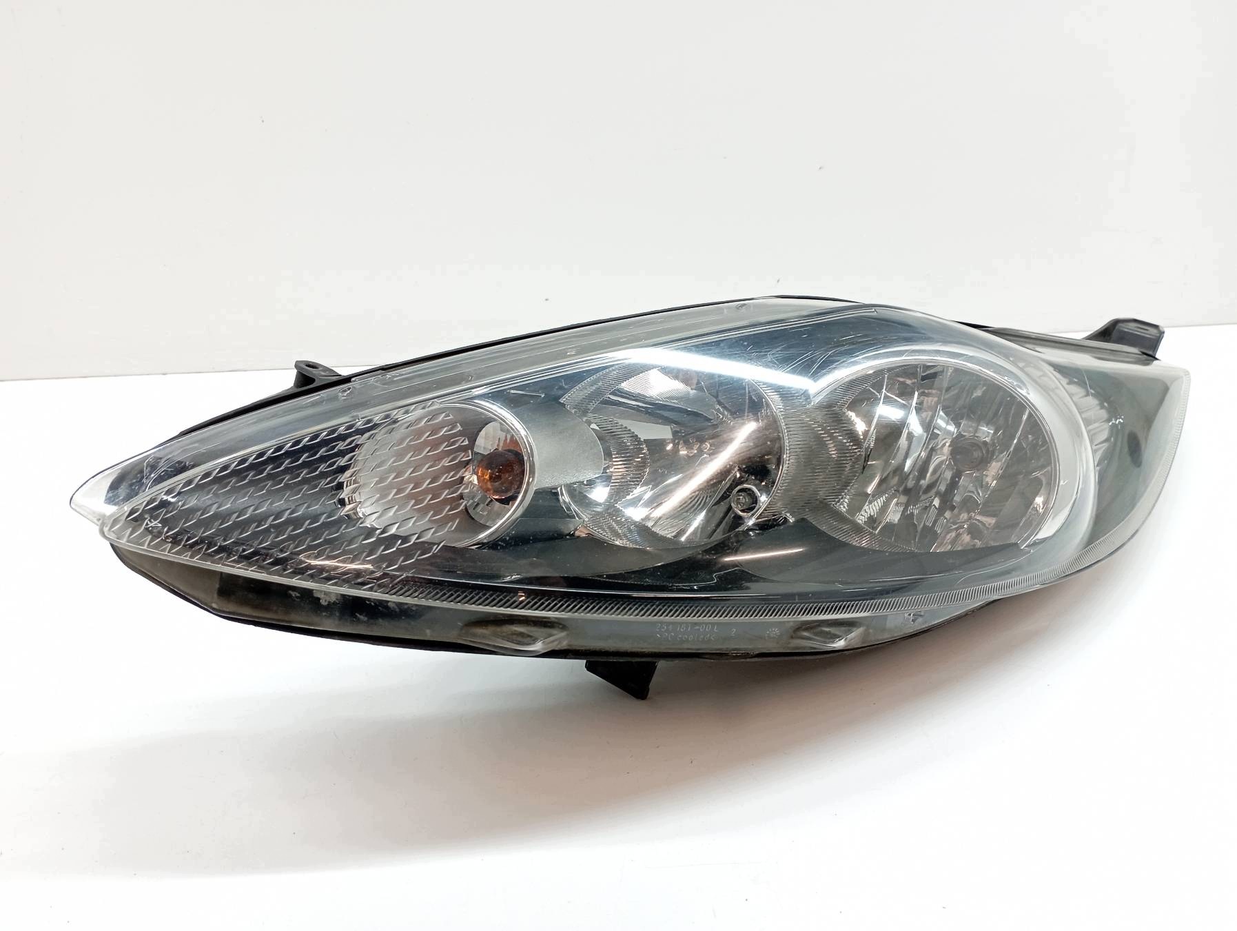 light front left EU before LIFT 8A61-13W030-AJ Ford Fiesta Mk7 (2008-2016)