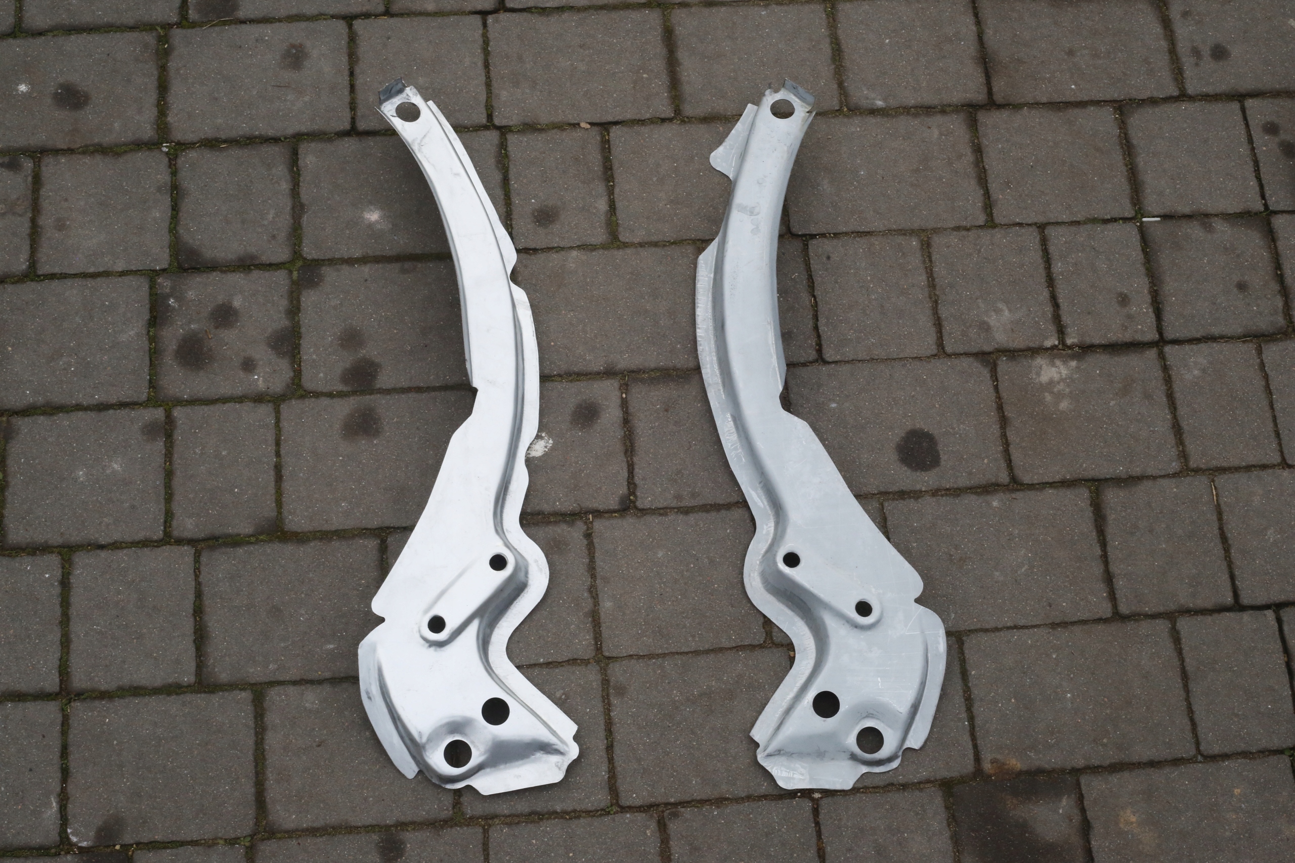 FARTUCH ZDERZAKA PRA PRZOD MERCEDES SPRINTER 95 06 Part number 526844528767