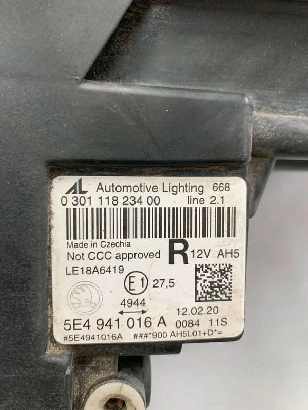 Skoda Octavia IV 4 Reflektor right light right 5E4941016E