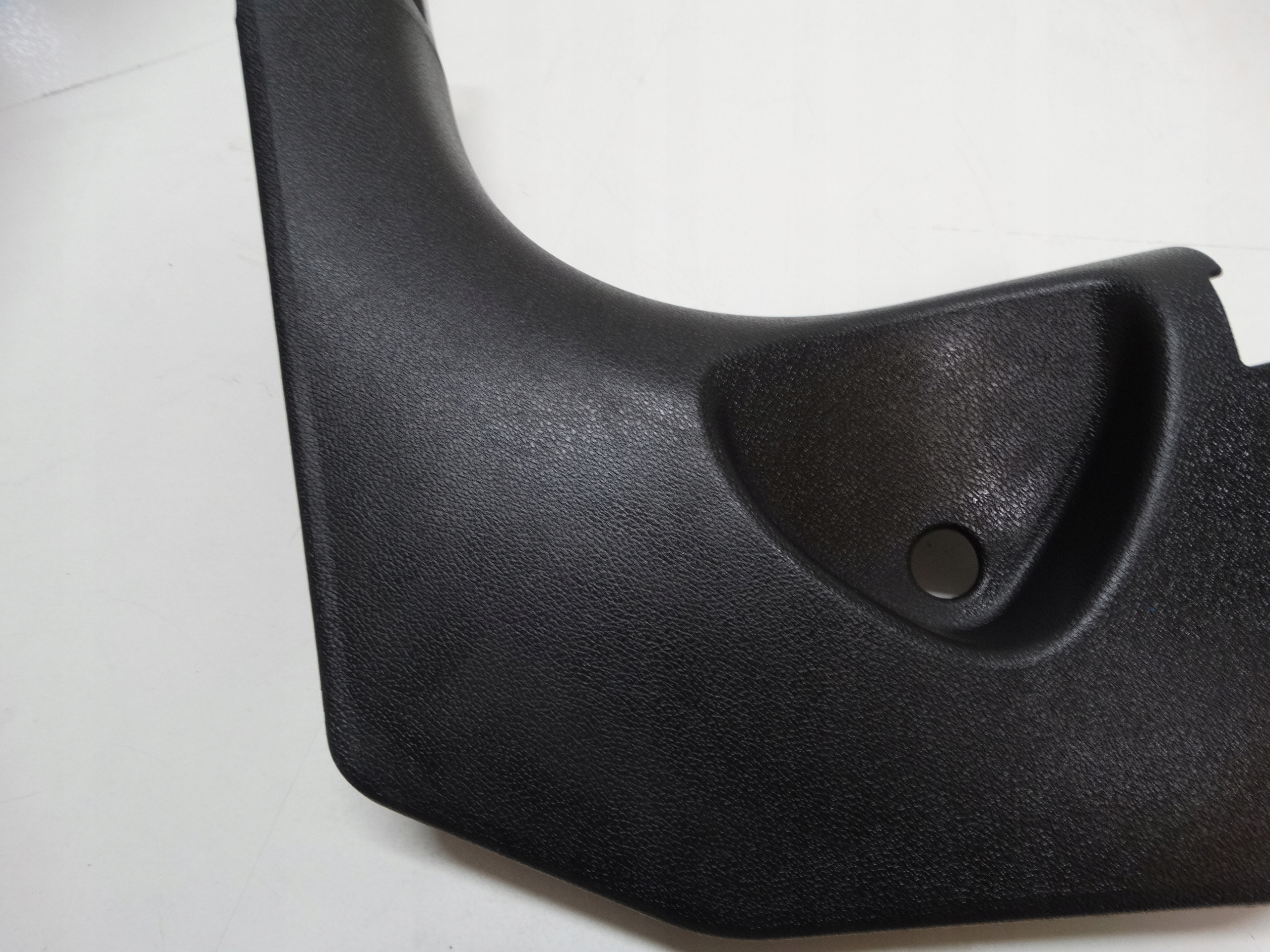 cap of the threshold left RENAULT LAGUNA III 768370001R