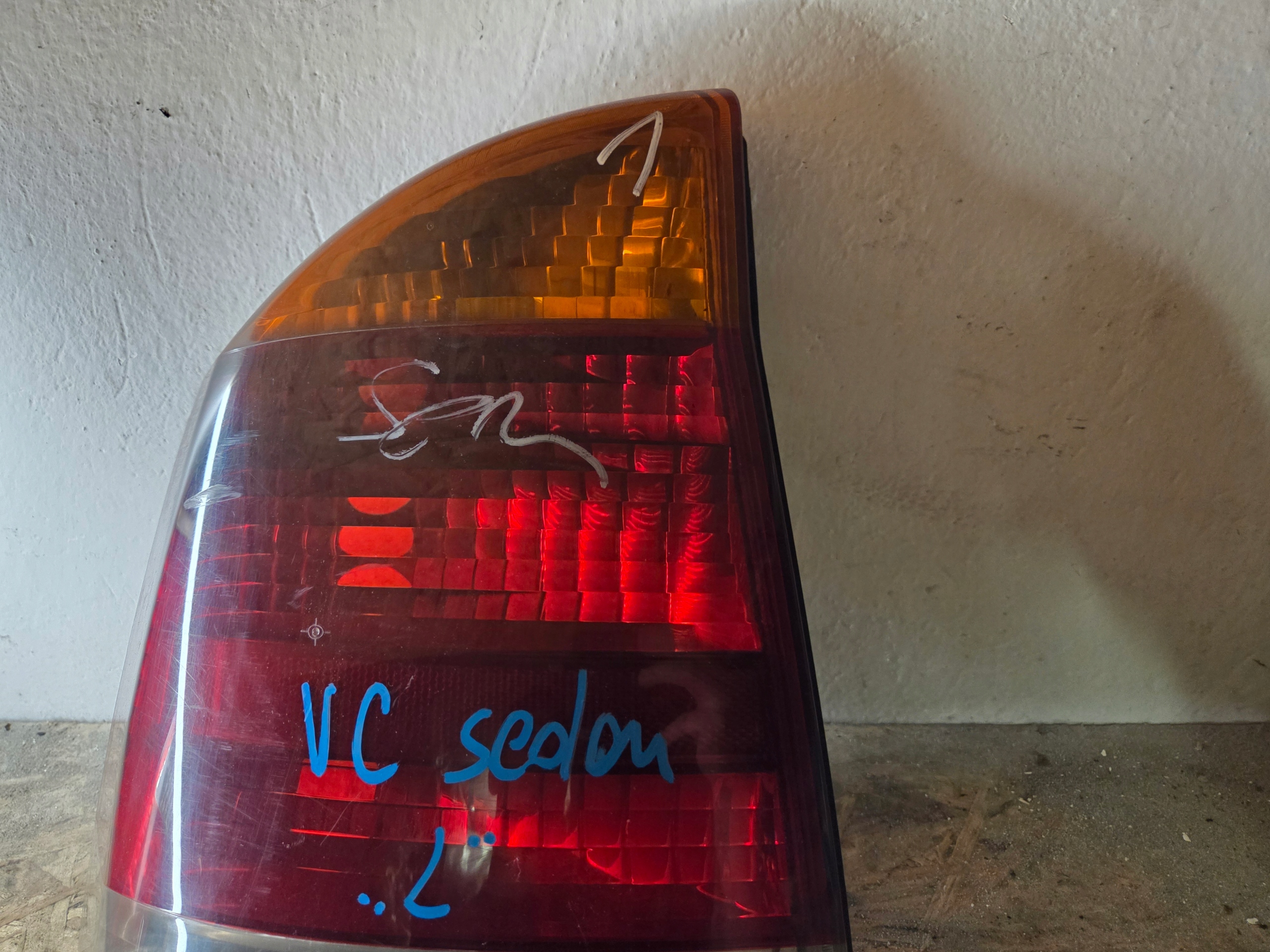 light left rear part left rear OPEL VECTRA C sedan 9185945