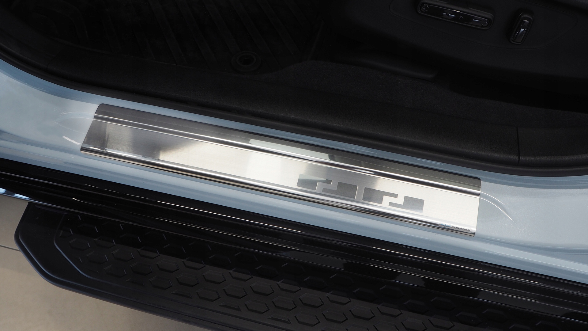 HONDA ZR-V NAKŁADKI LISTWY PROGOWE PROGI Producent Alu-frost