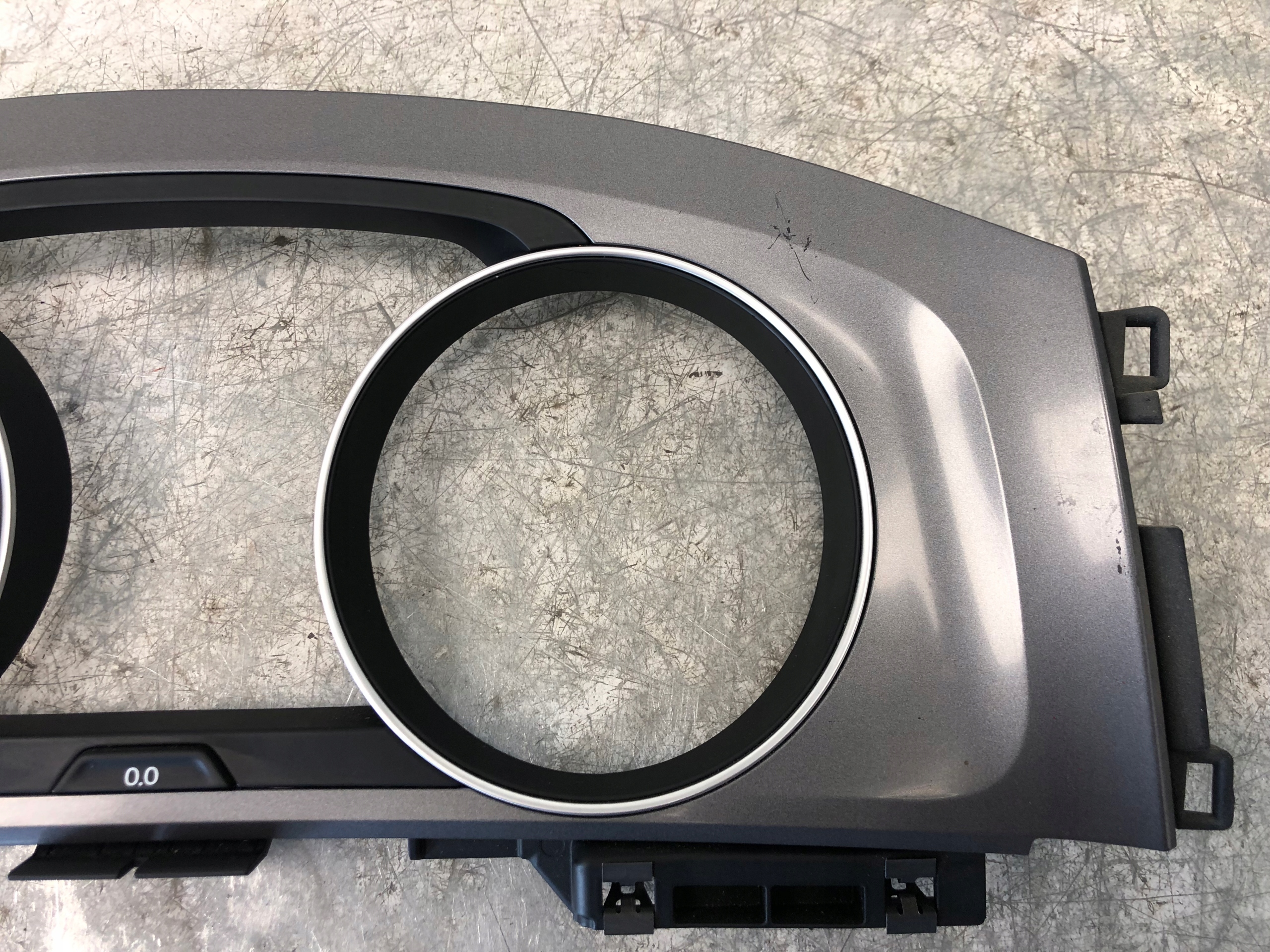RAHMEN DEKOR des Kombiinstruments grau VW GOLF VII 5G0857059