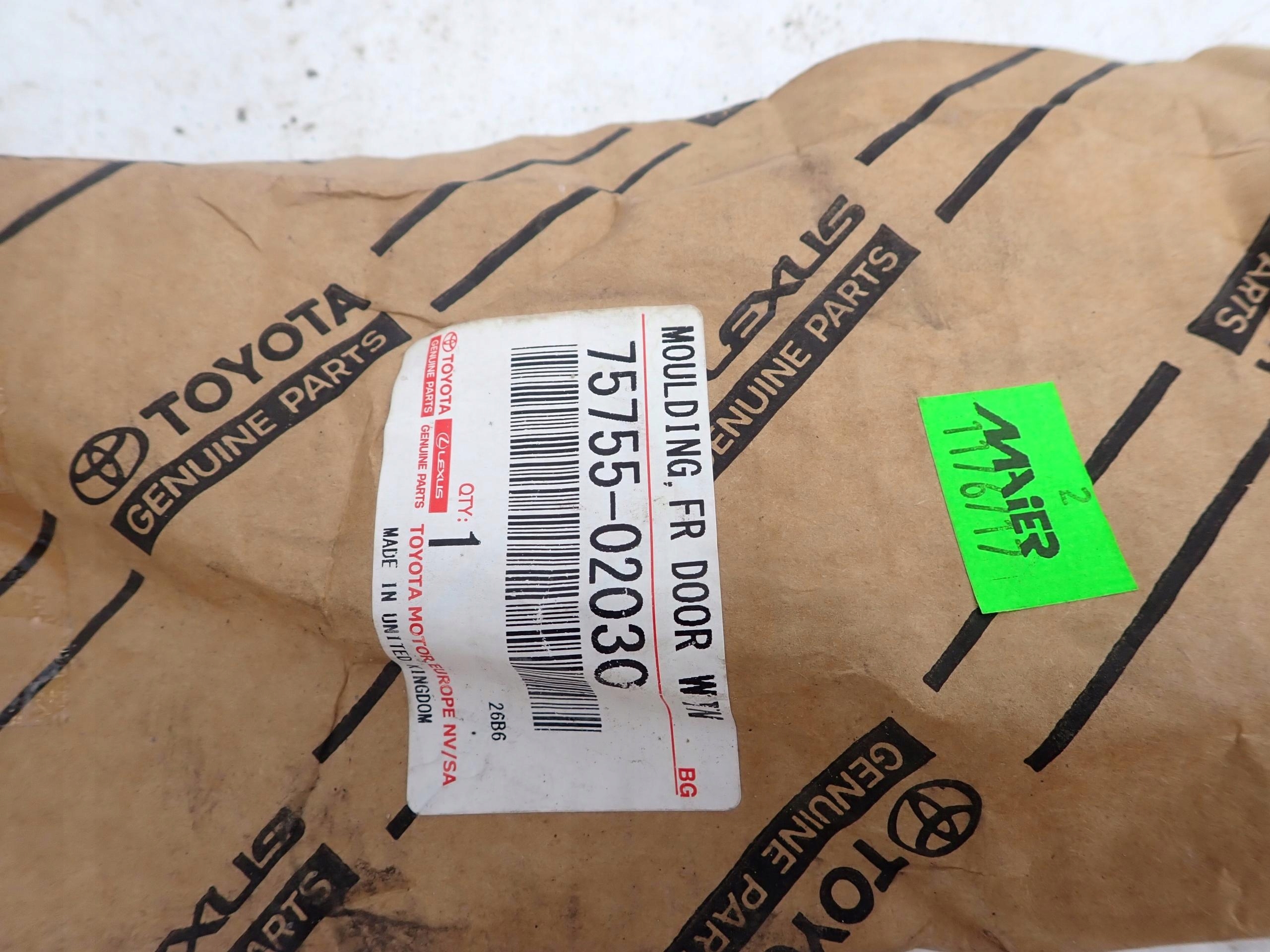 TOYOTA AURIS II 12-18 moulding SLUPKA right front