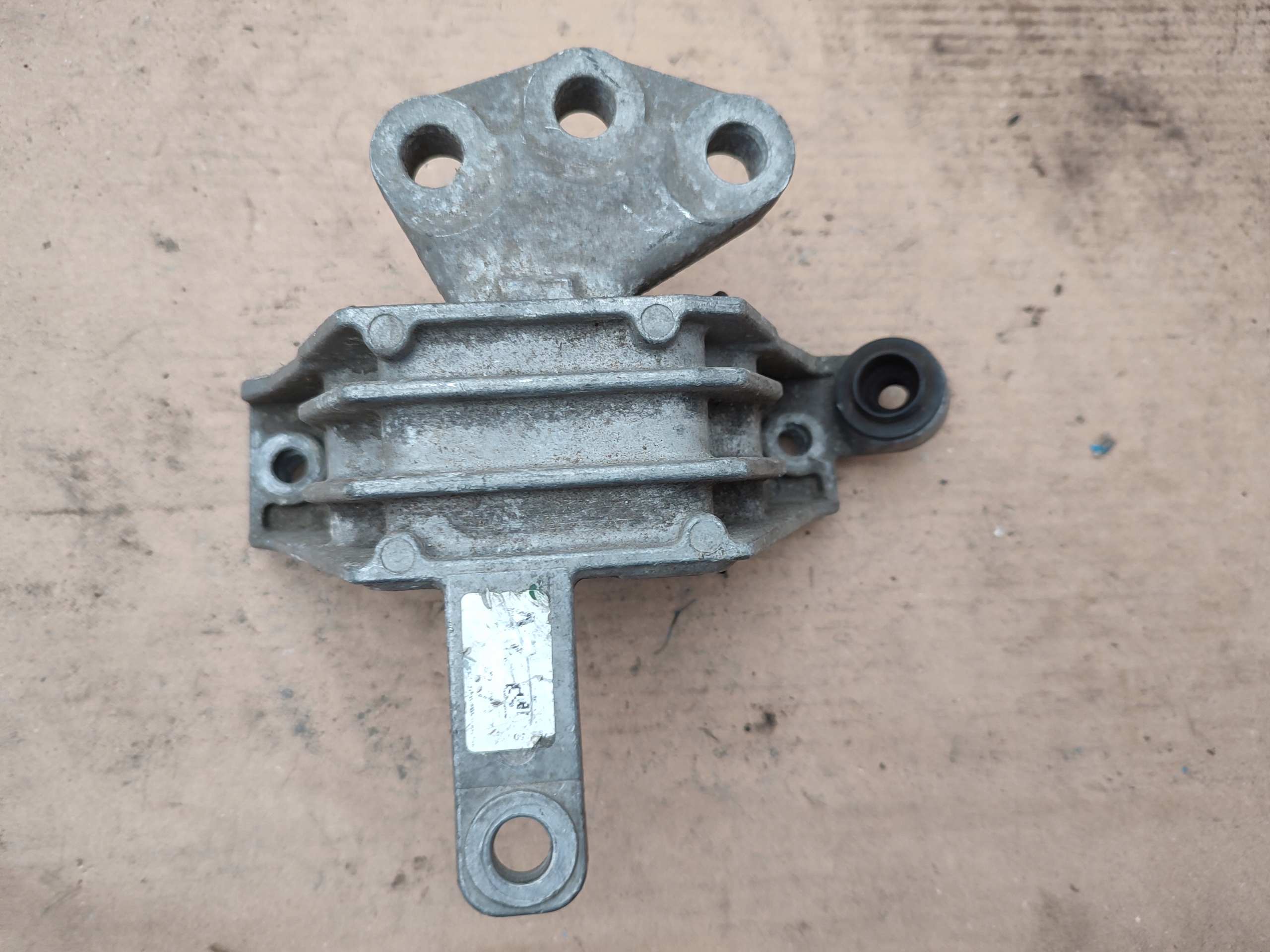 engine mount Opel Insignia A V06100