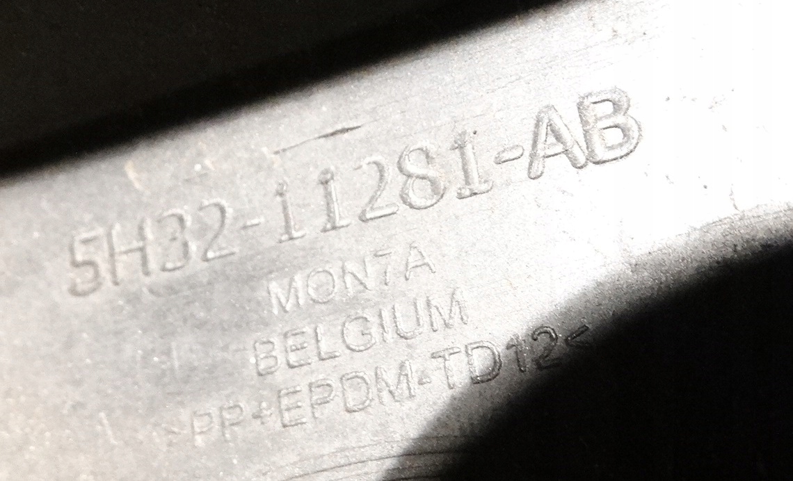 modanatura parafango Destra posteriore RANGE ROVER SPORT L320 1