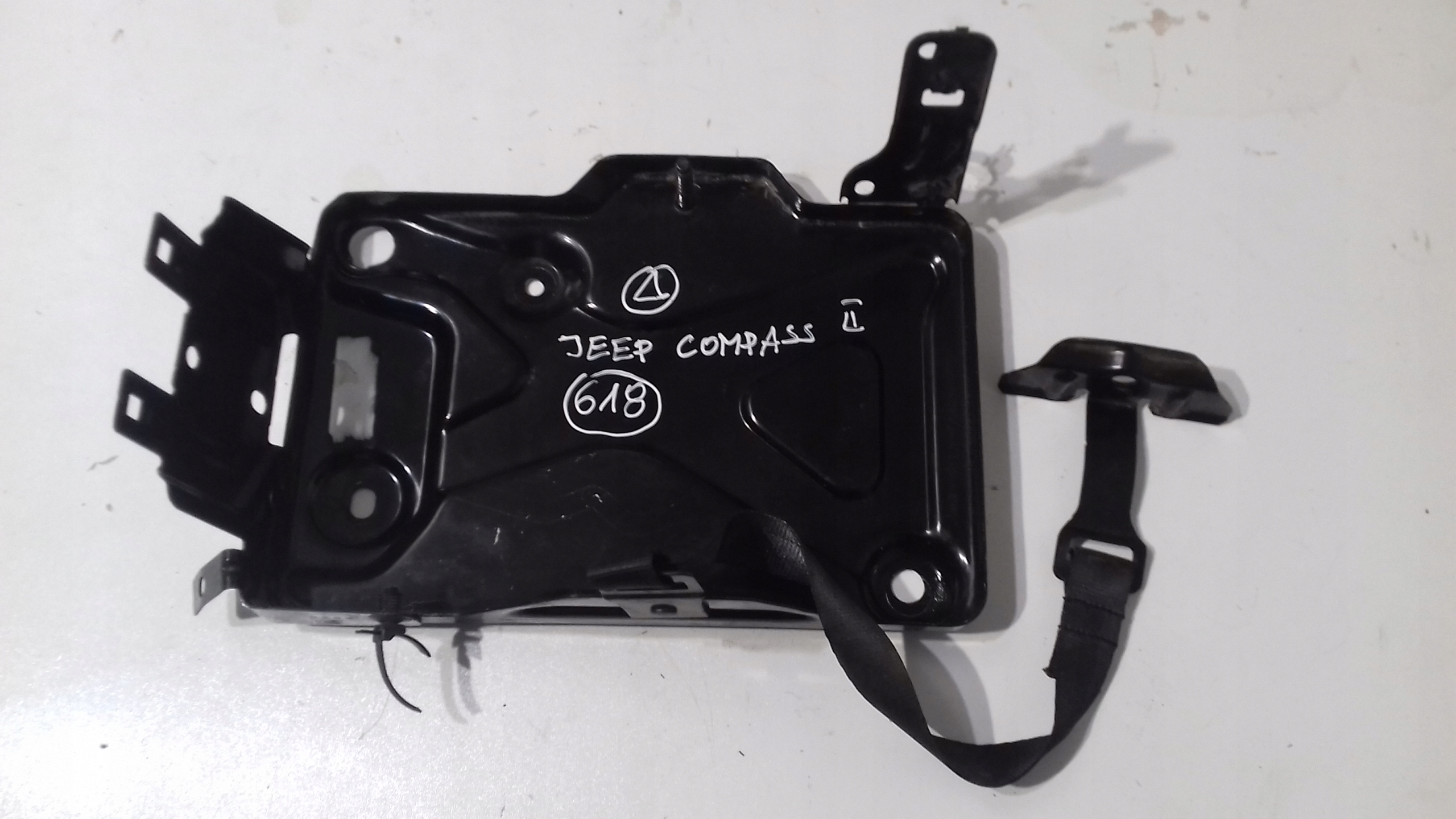 JEEP COMPASS II Porta per batteria 844AA30622