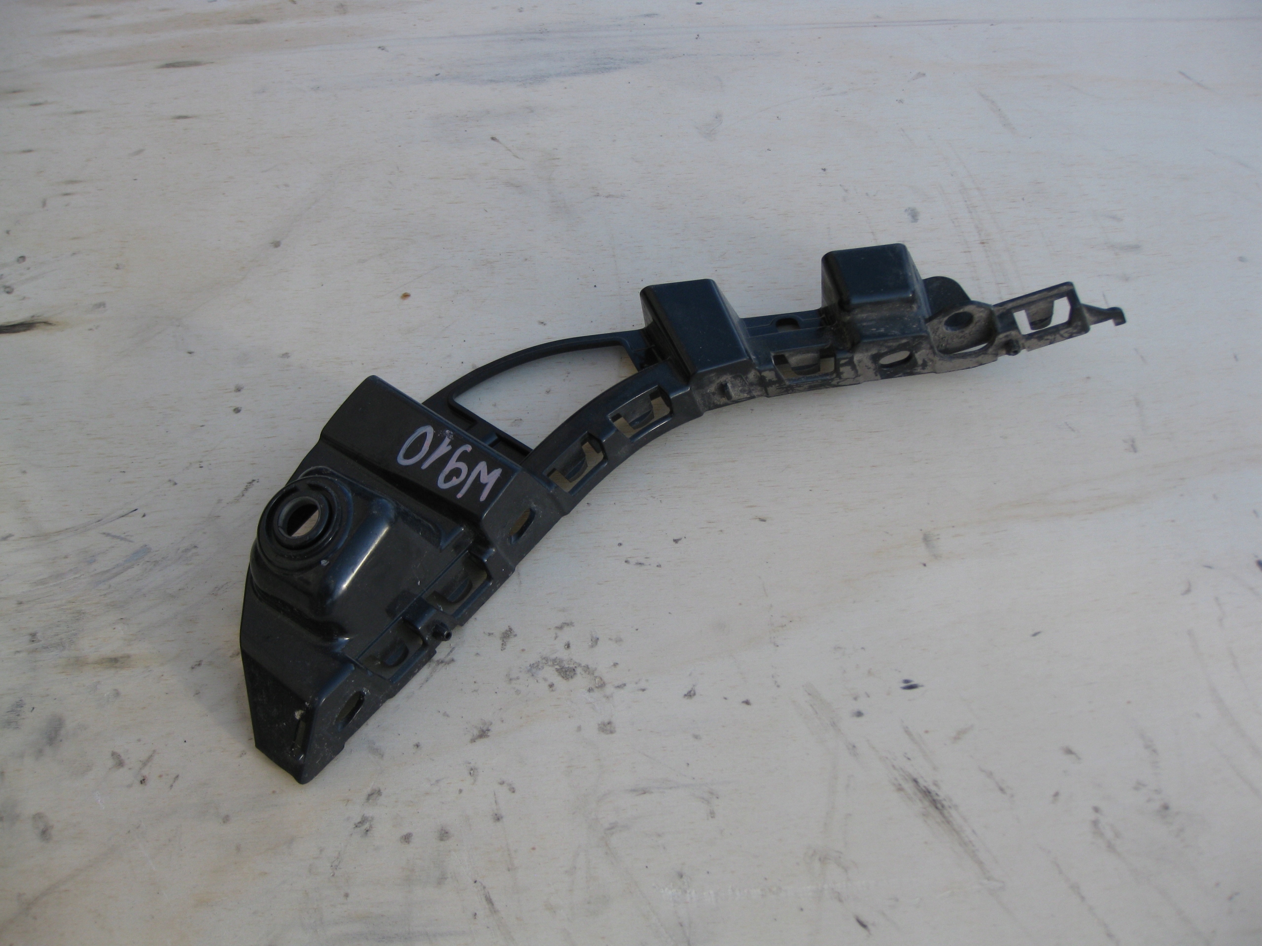 MERCEDES SPRINTER W910 bumper bracket left front A9108850400