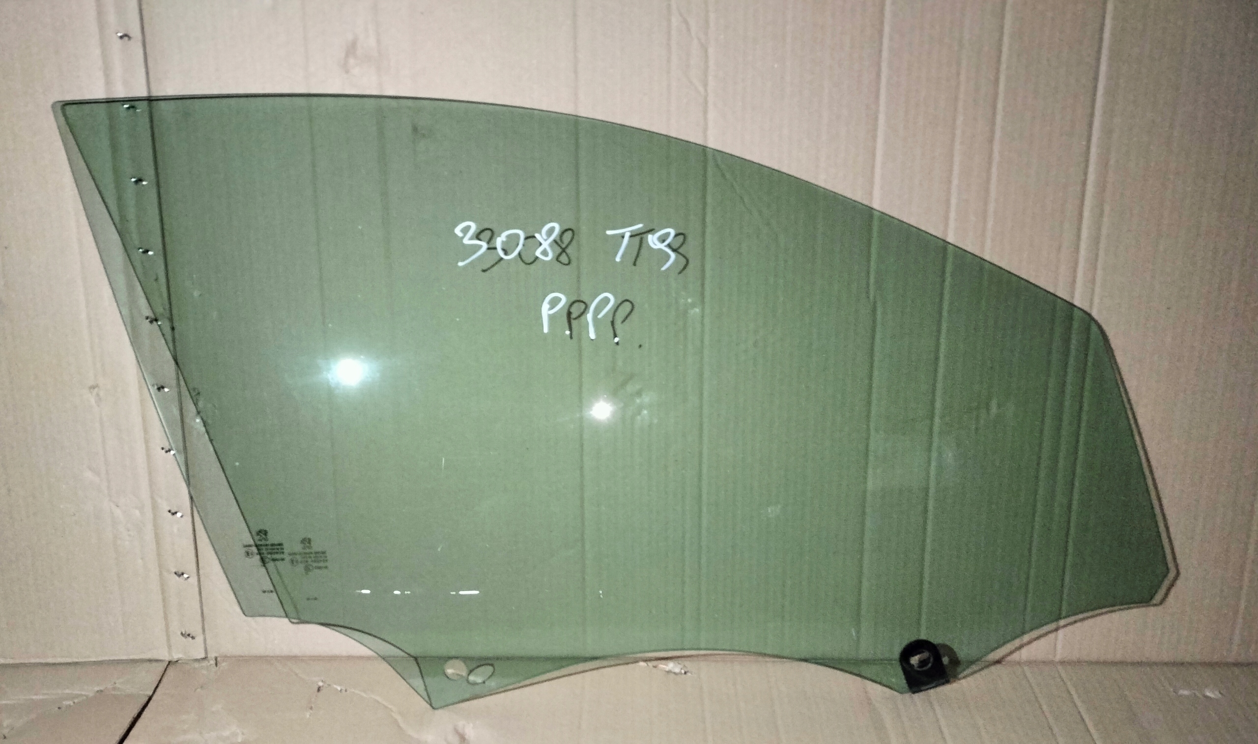 PEUGEOT 308 II T9 SZYBA DRZWI PRAWY PRZÓD 15R