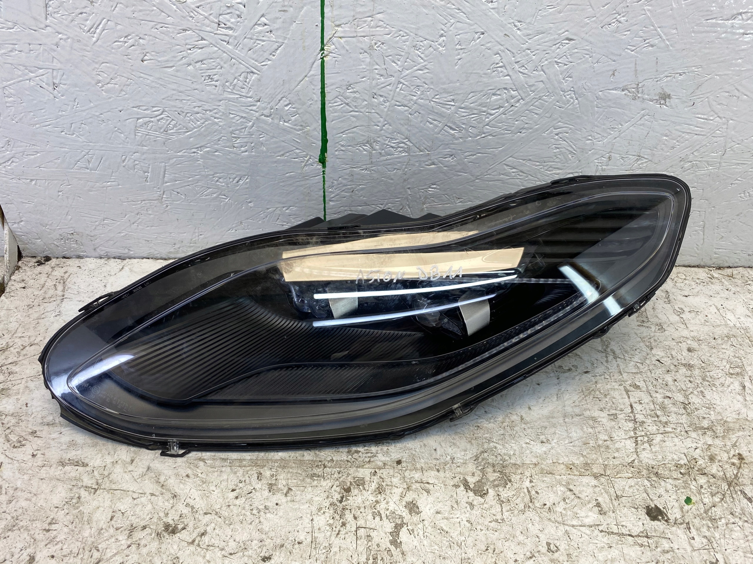 LAMPA LEWY PRZÓD FULL LED ASTON MARTIN DB11 CZARNA