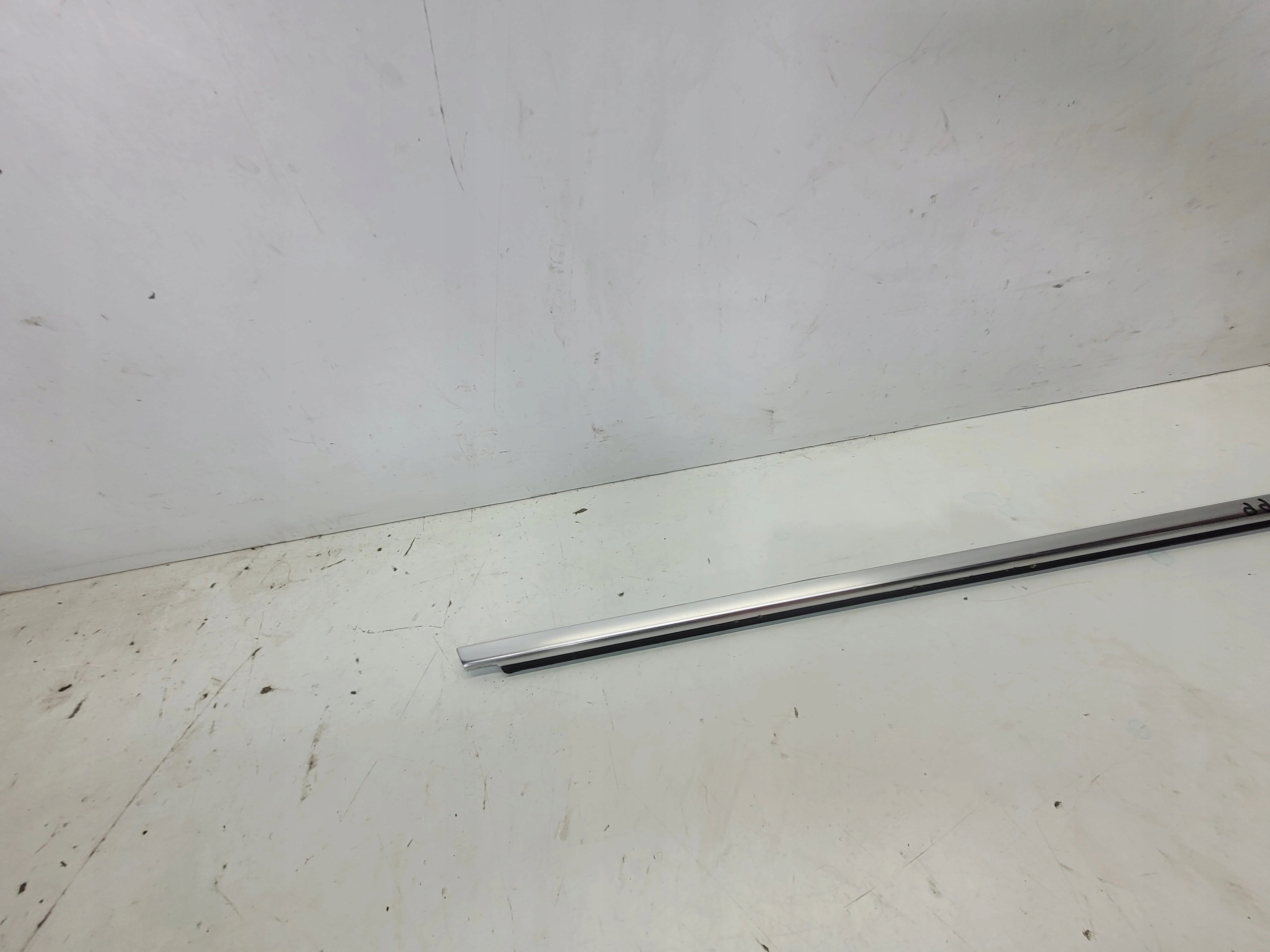 moulding CHROM door right front AUDI Q7 4M 4M0853284 3Q7