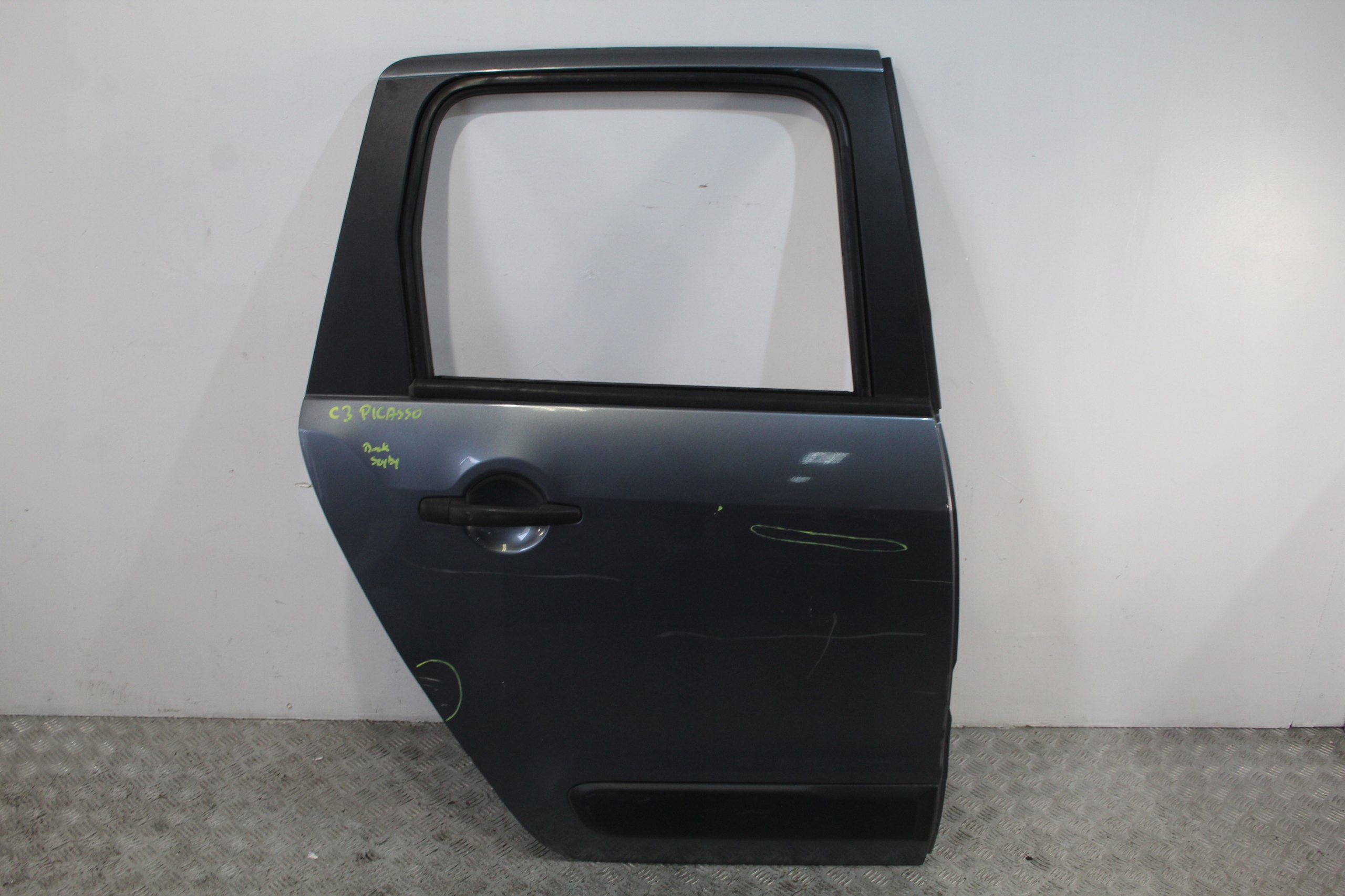 door right rear part rear. does not have windows CITROEN C3 PICASSO