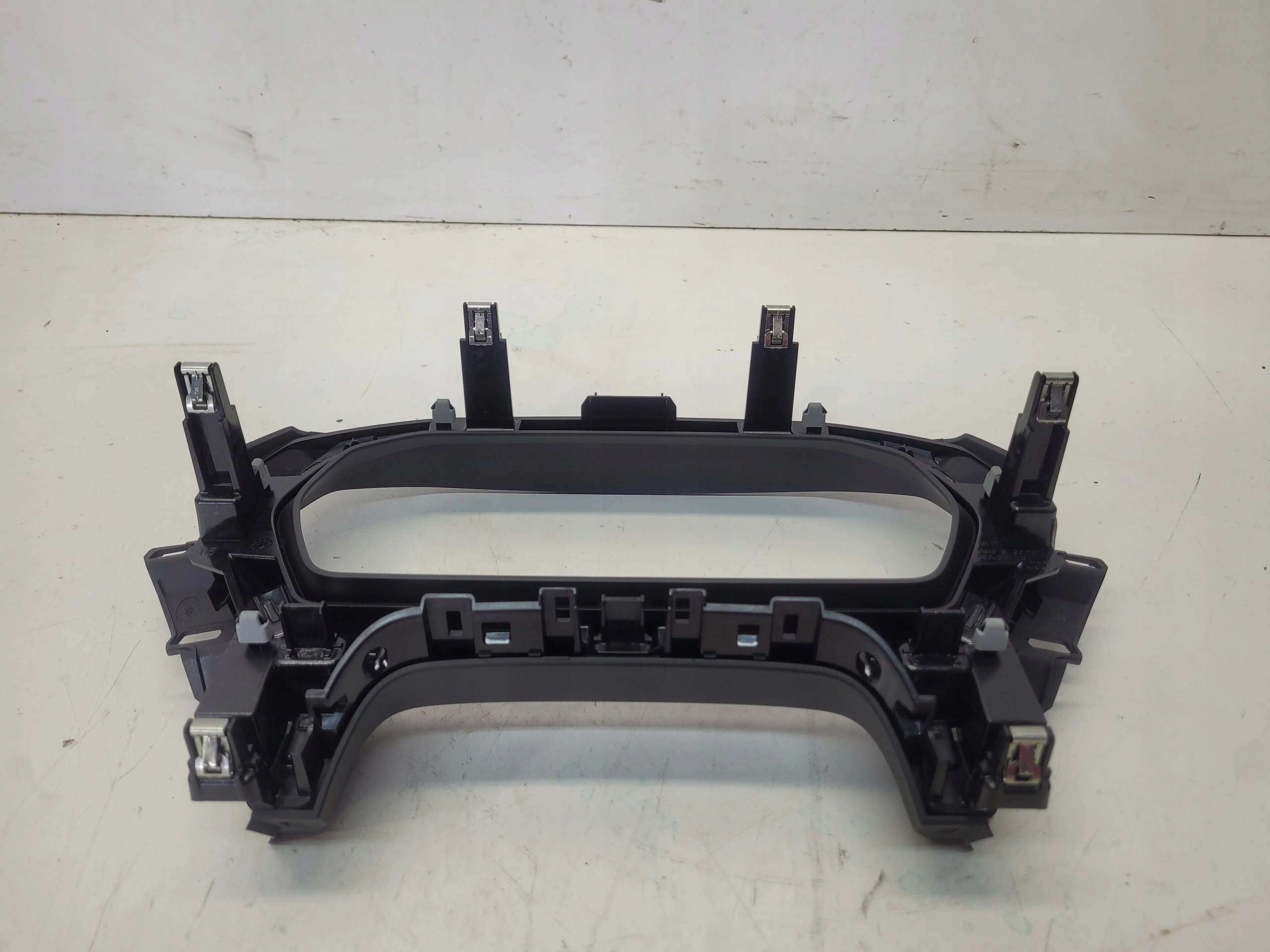 RÁM Obal budíka VIRTUAL AUDI Q4 E-TRON 89A857115