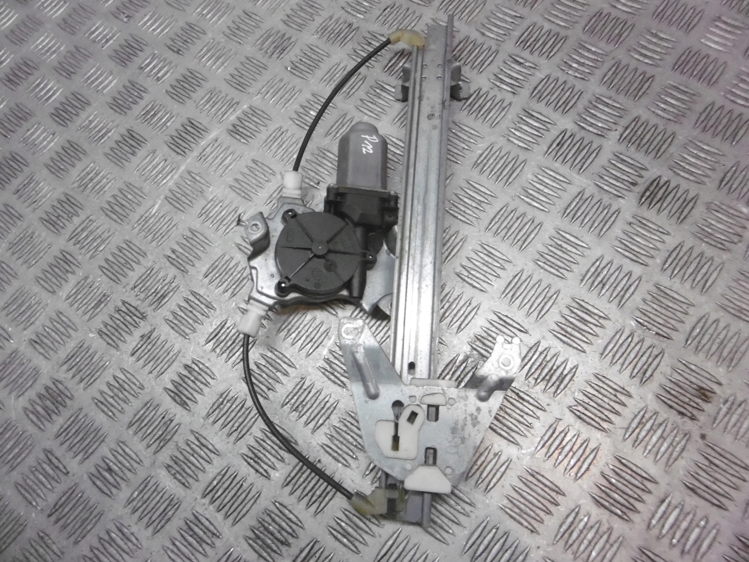MECHANIZM SZYBY PRAWY TYŁ NISSAN PRIMERA P12